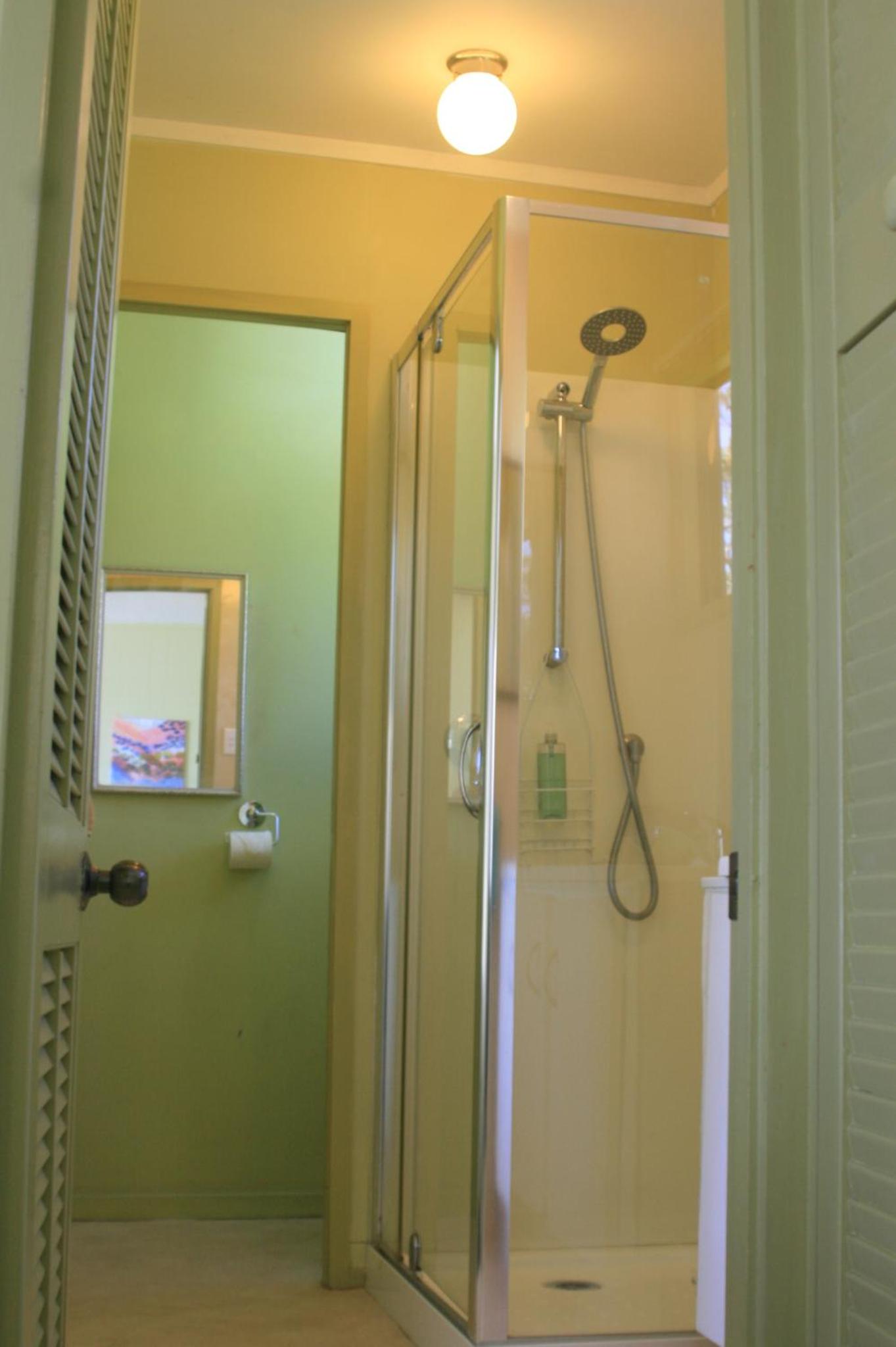 Budget Double Room - Photo 5