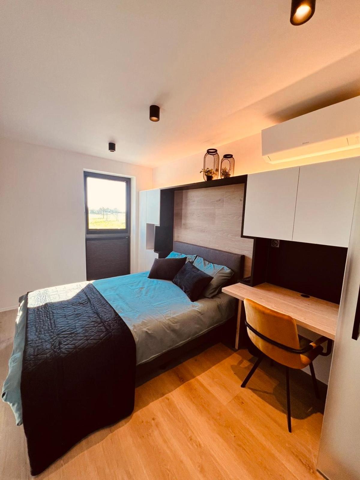 Single Room with Private Bathroom photo 1