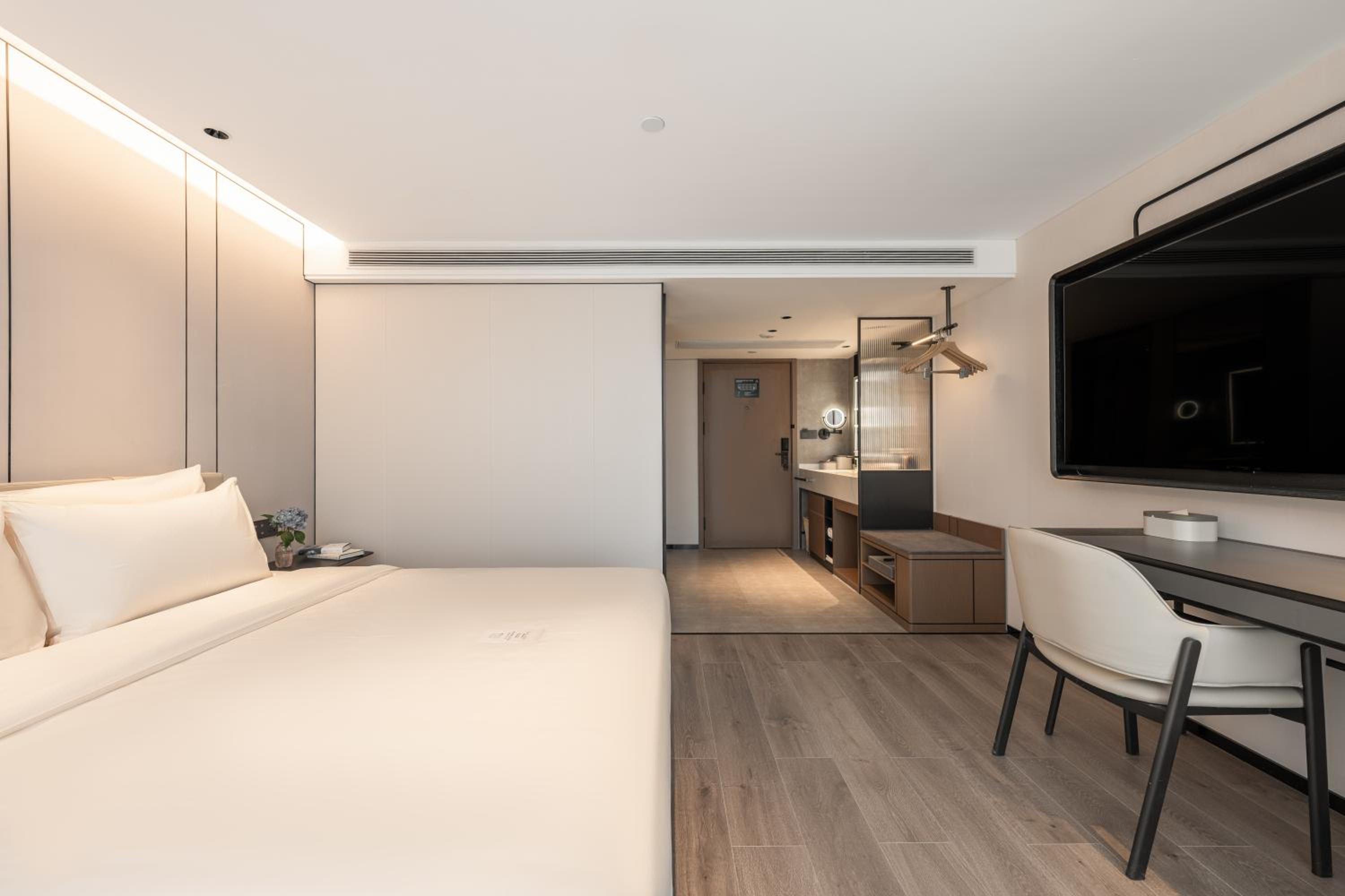 Jimu Double Room with City View photo 3