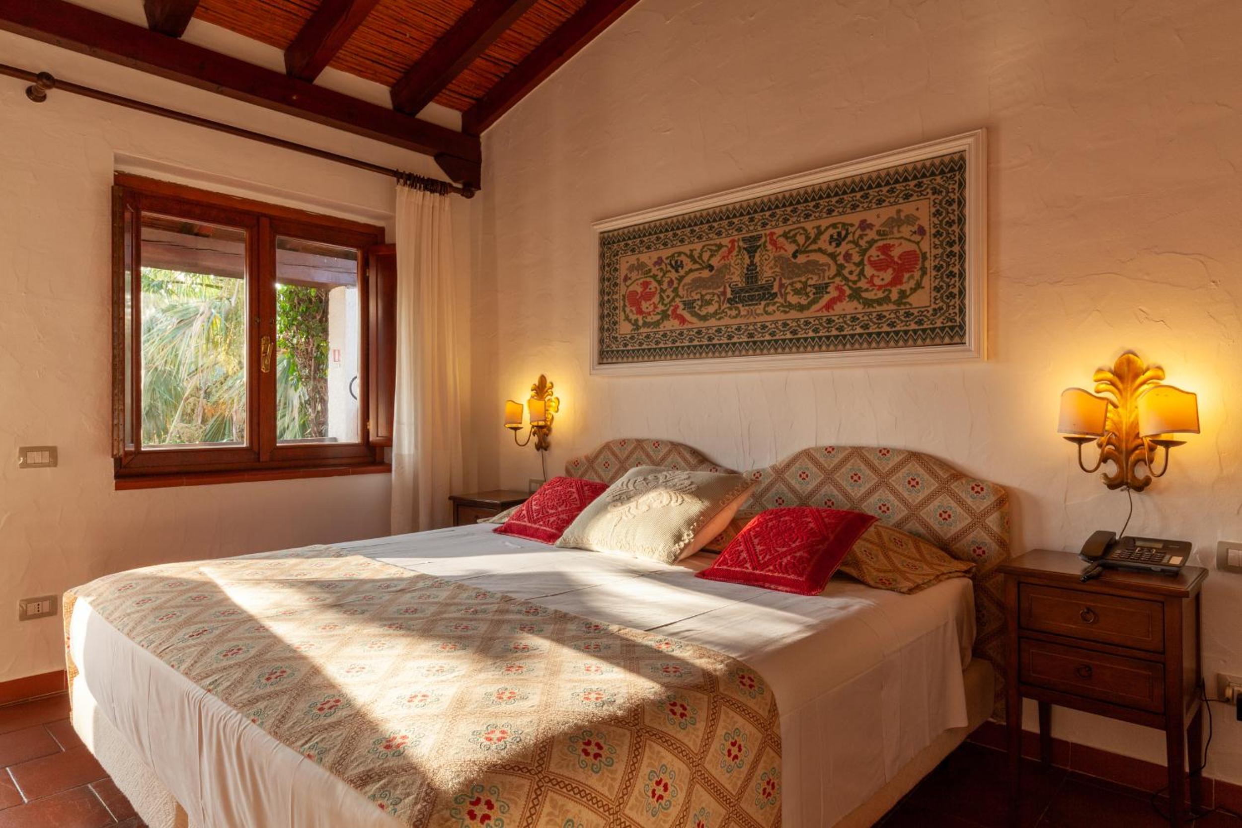Deluxe Double Room - Photo 8