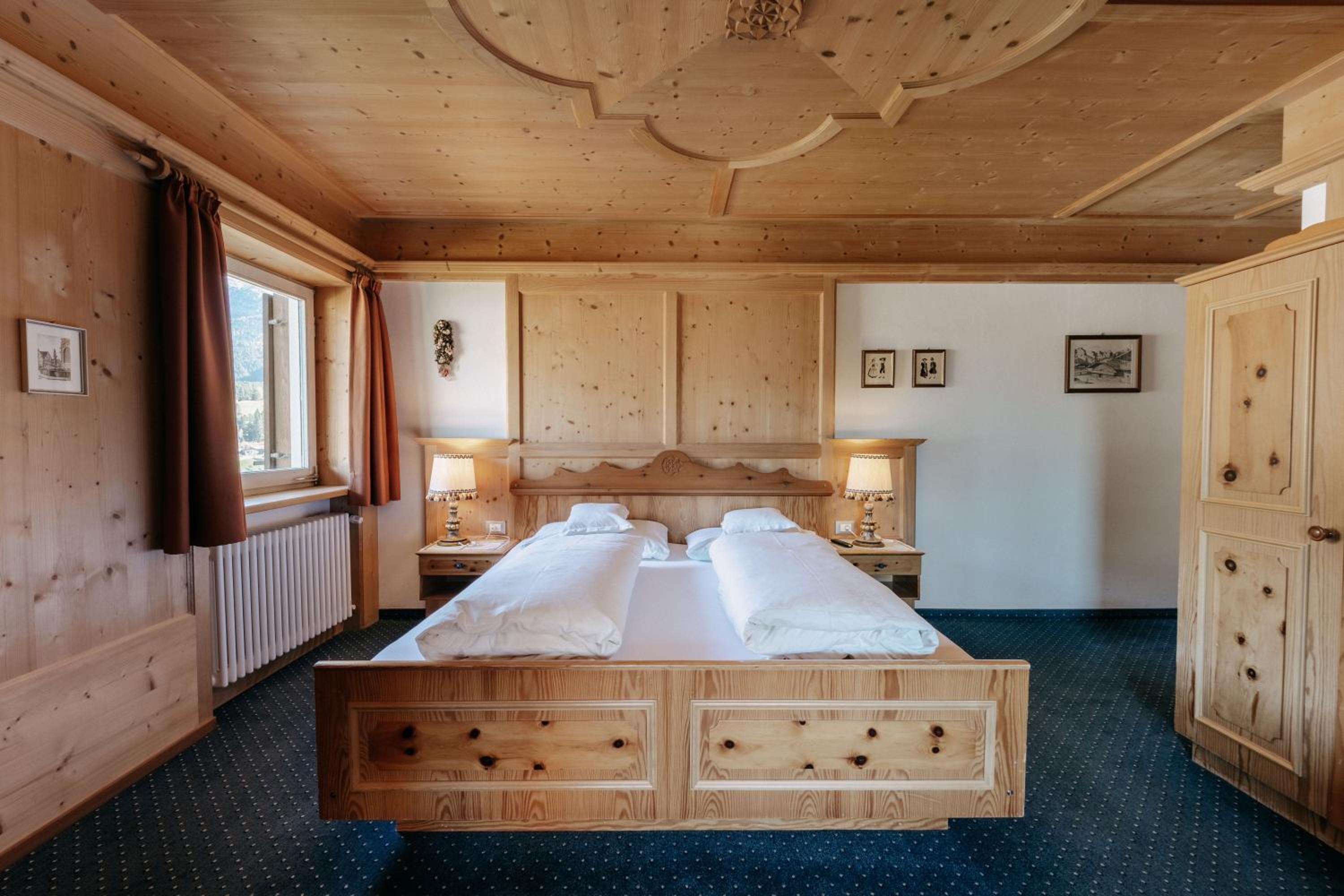 Deluxe King Room photo 1