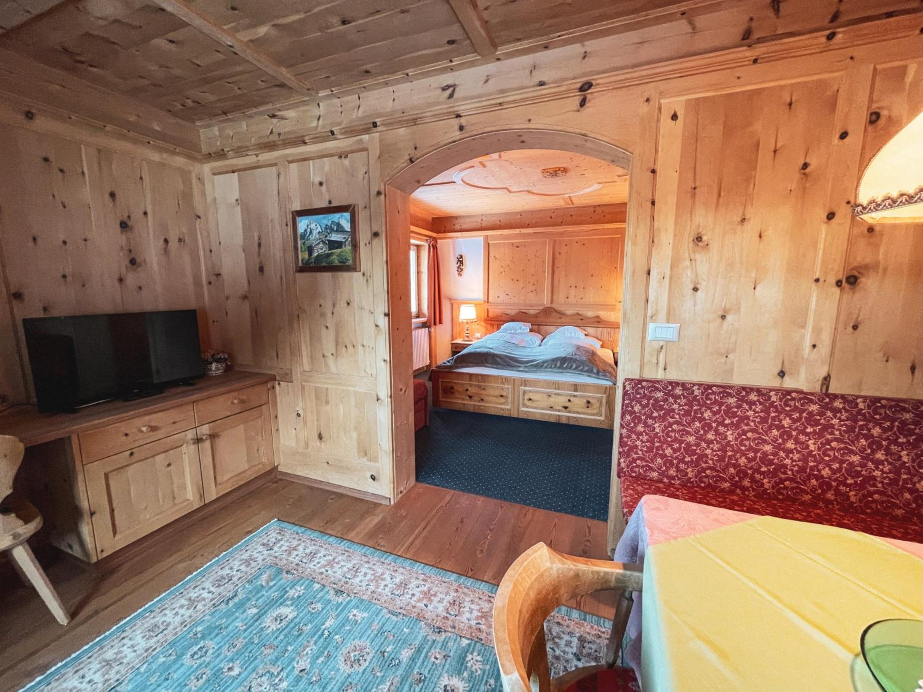 Deluxe King Room photo 2