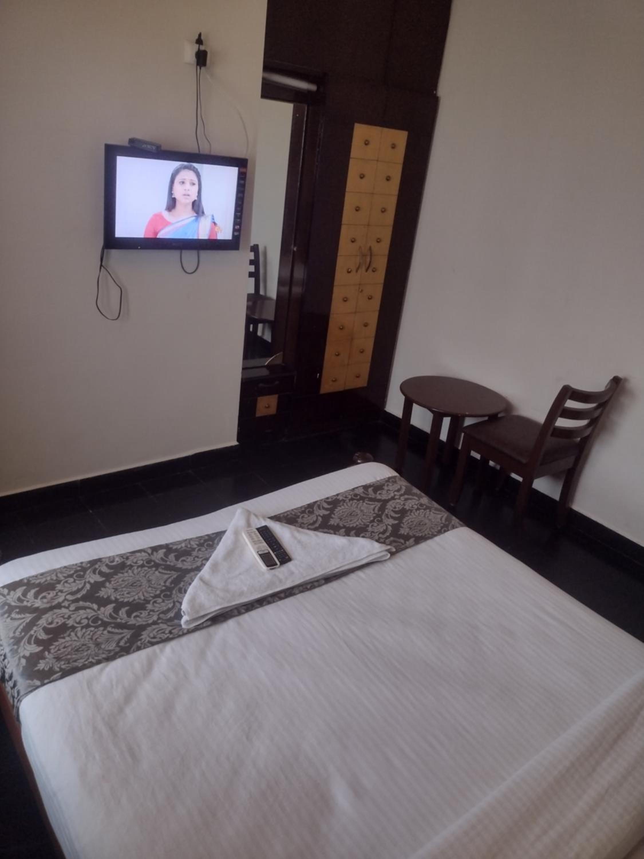 Deluxe Double Room - Photo 8