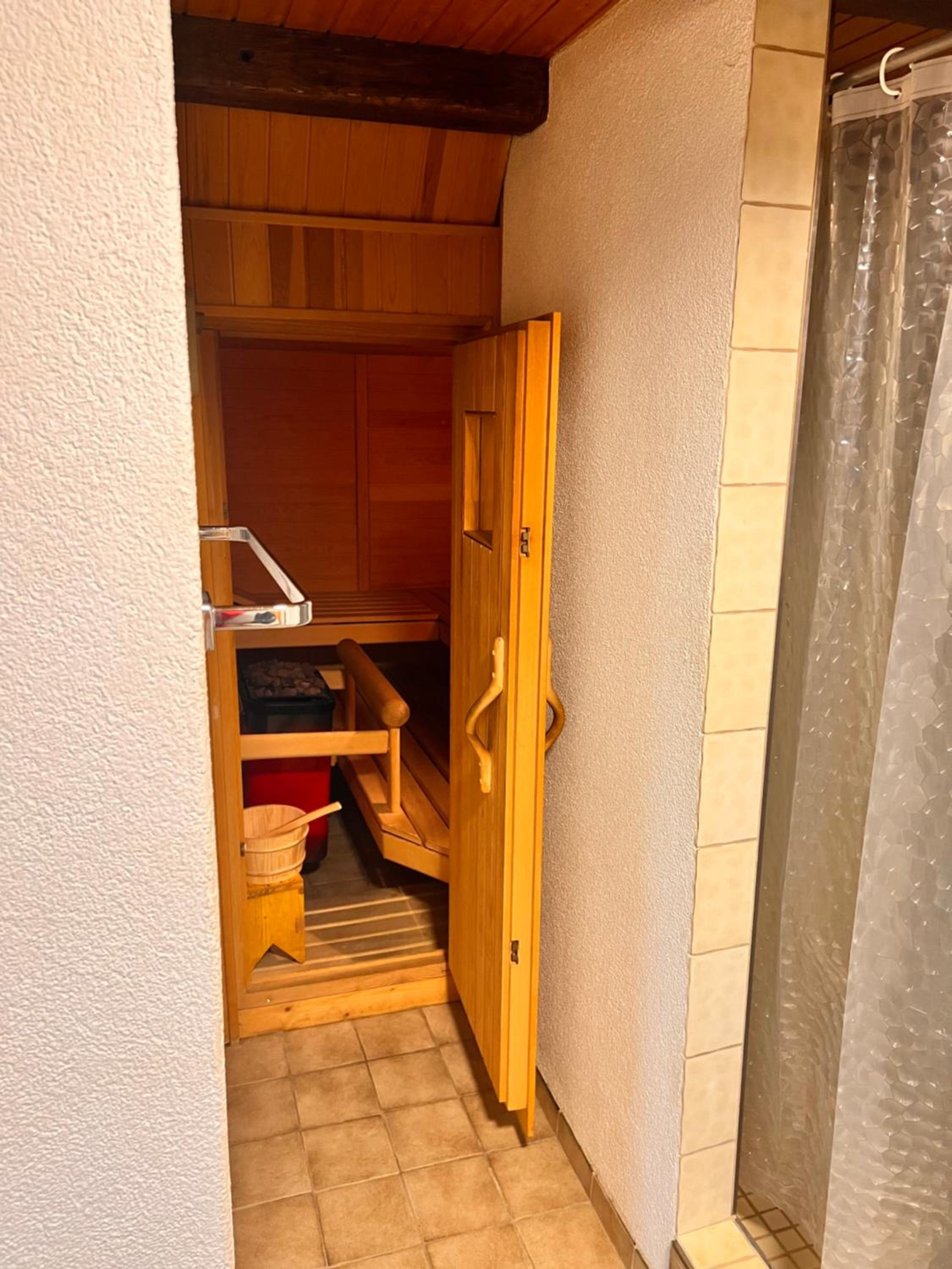 Apartment with Sauna photo 3