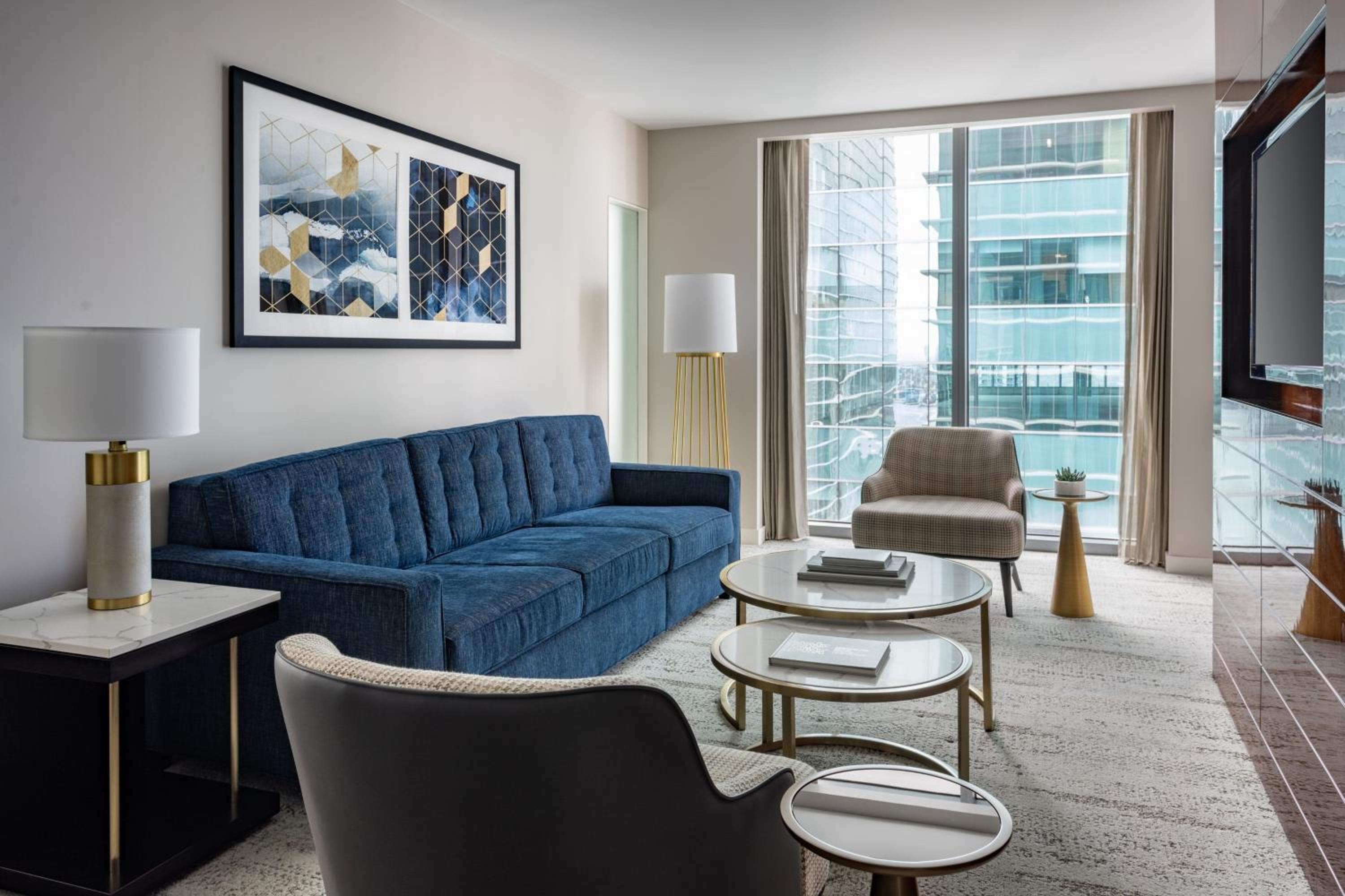 Bay View Suite, 1 Bedroom Executive Suite, 1 King, Bay view thumbnail 5