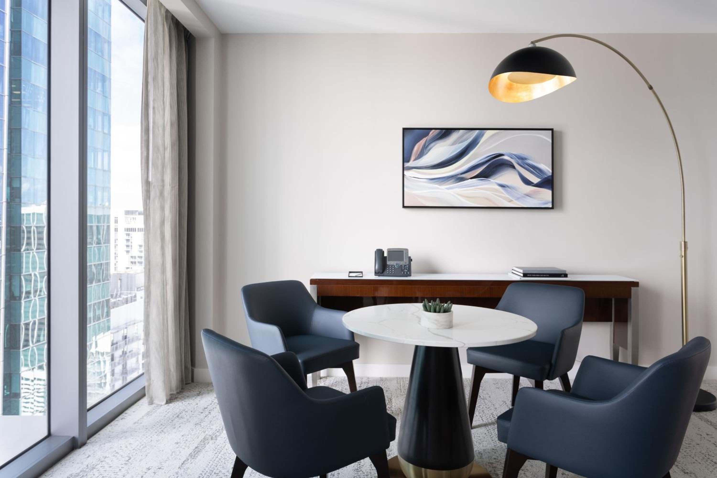 Bay View Suite, 1 Bedroom Executive Suite, 1 King, Bay view