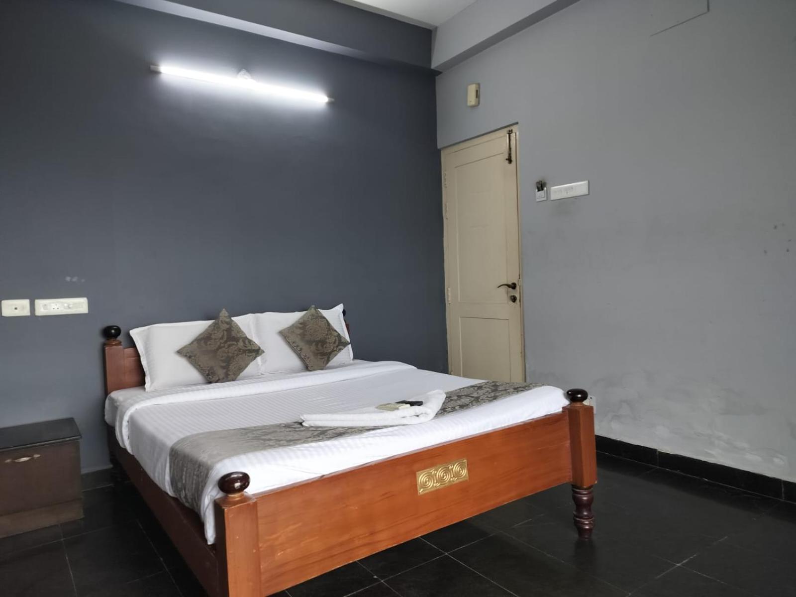 Deluxe Double Room - Photo 1