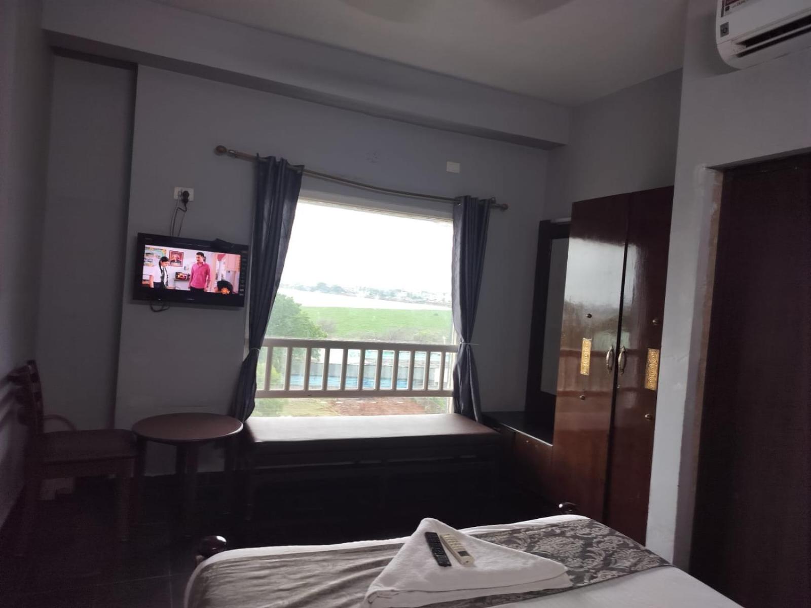 Deluxe Double Room - Photo 14