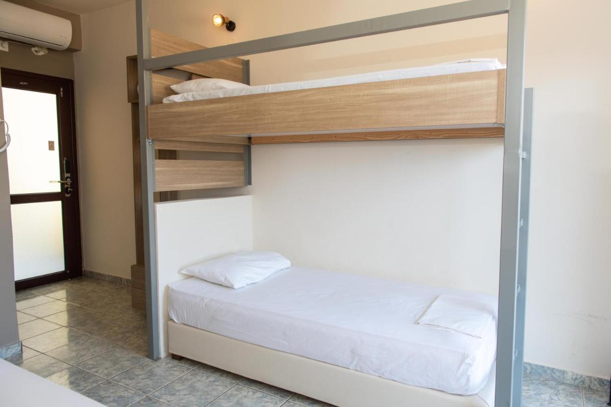 Standard Quadruple Room - Photo 1
