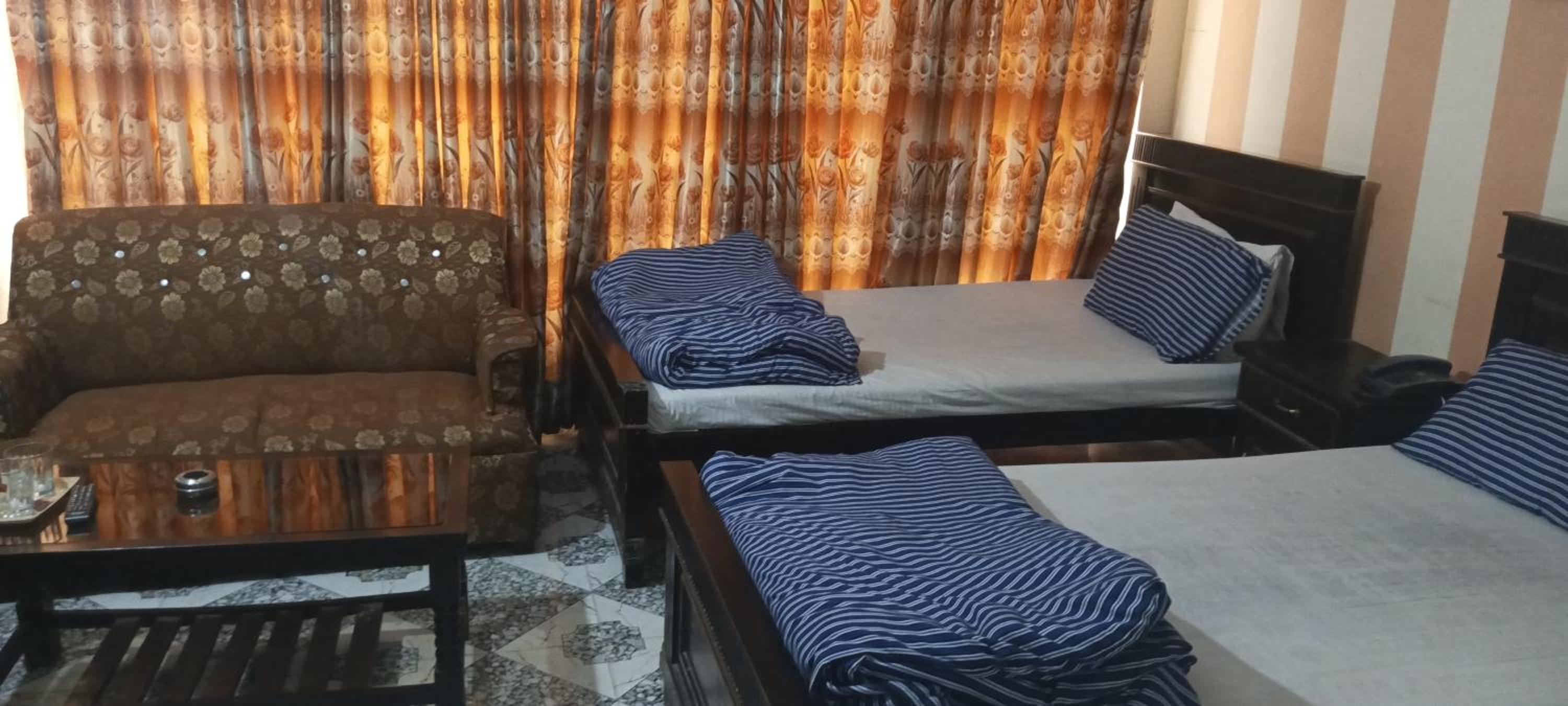 Deluxe Double Room (2 Adults + 1 Child) photo 3