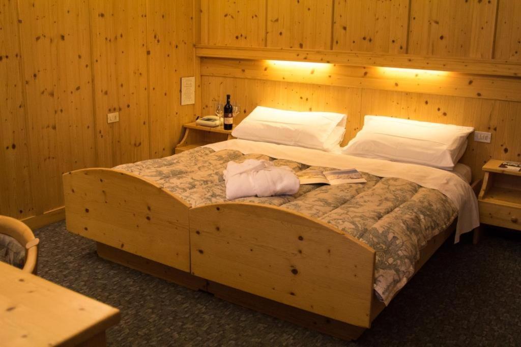Double or Twin Room with Mountain View photo 1
