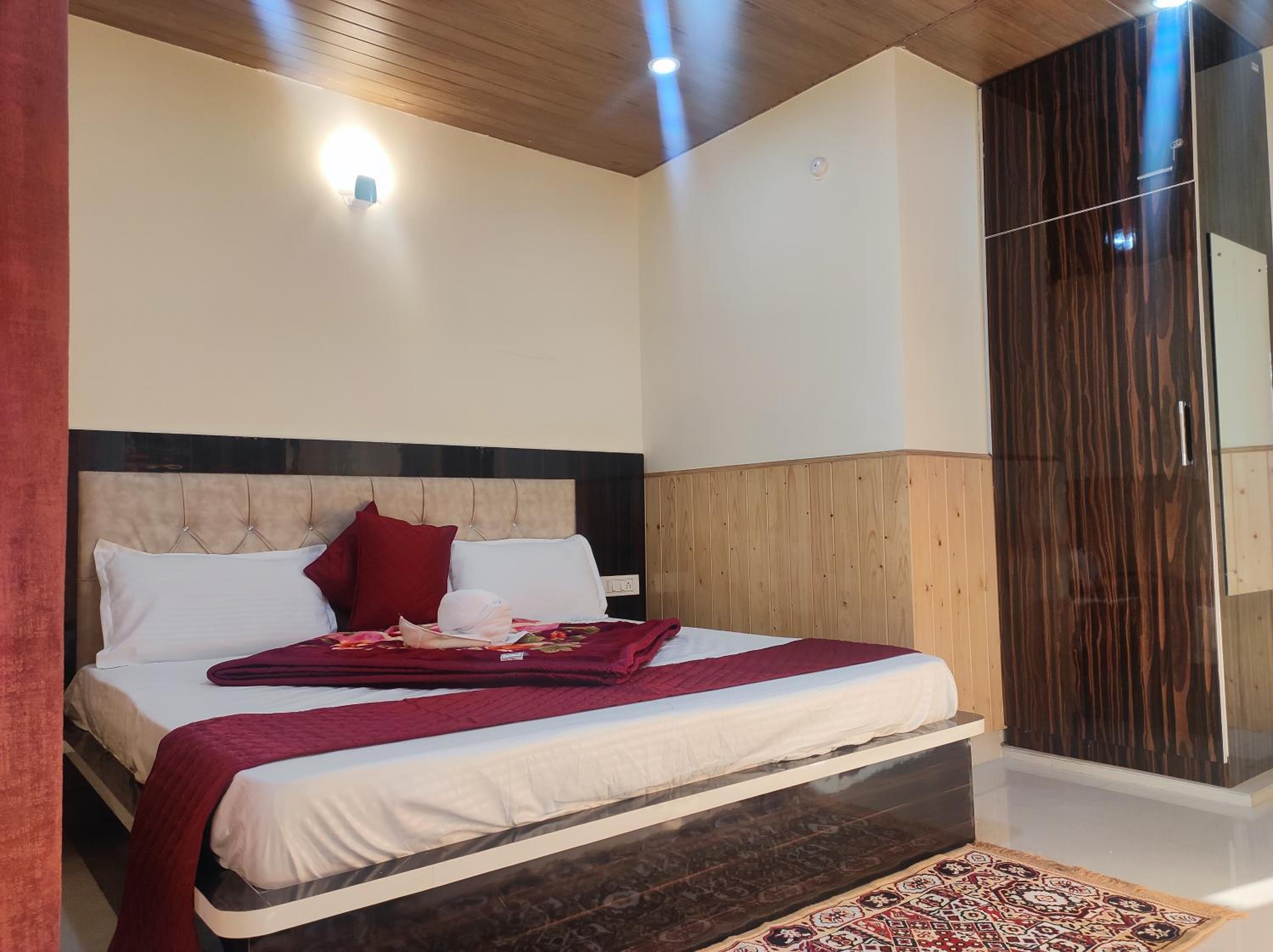 Deluxe Double Room photo 3