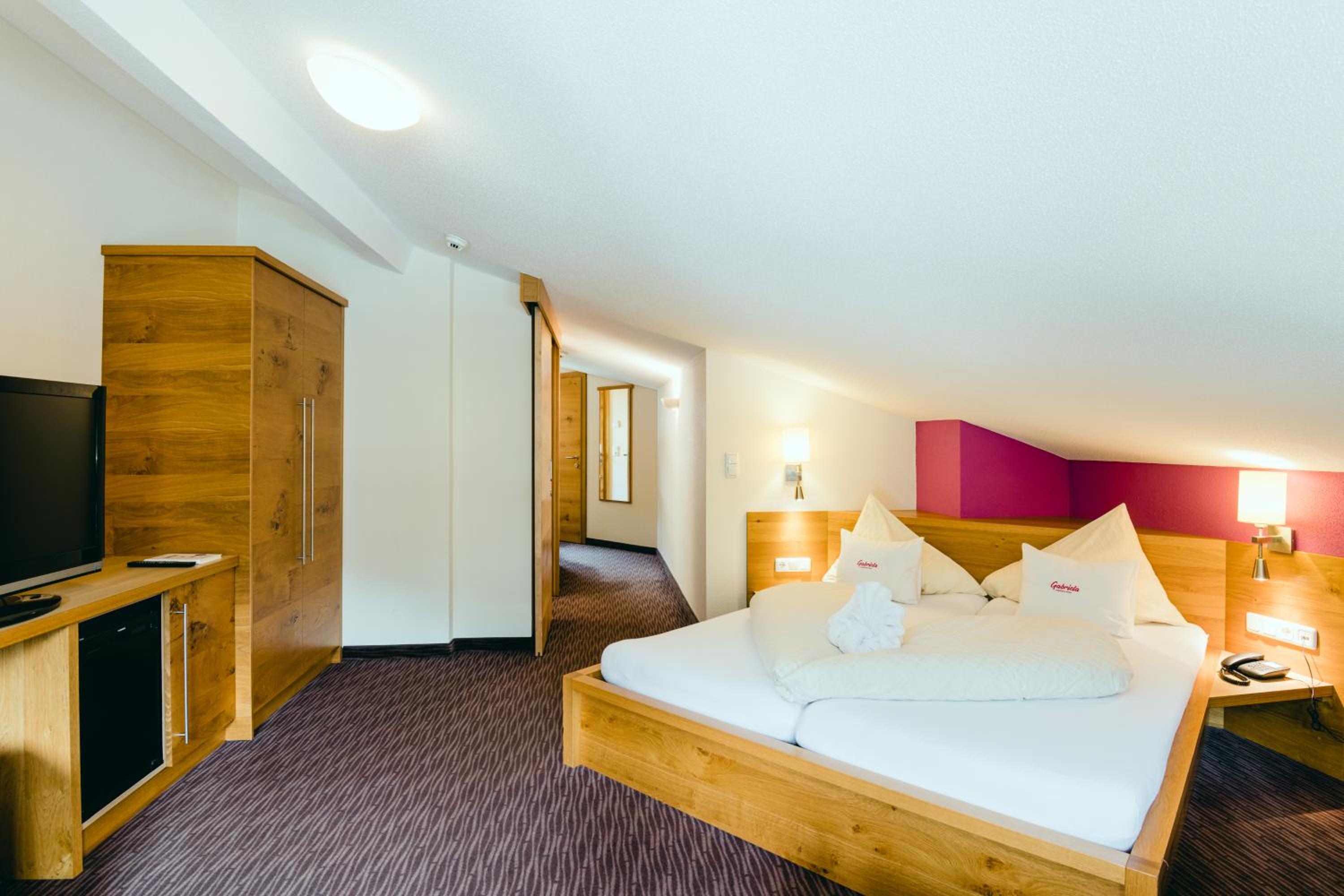 Suite with Mountain View - Photo 1
