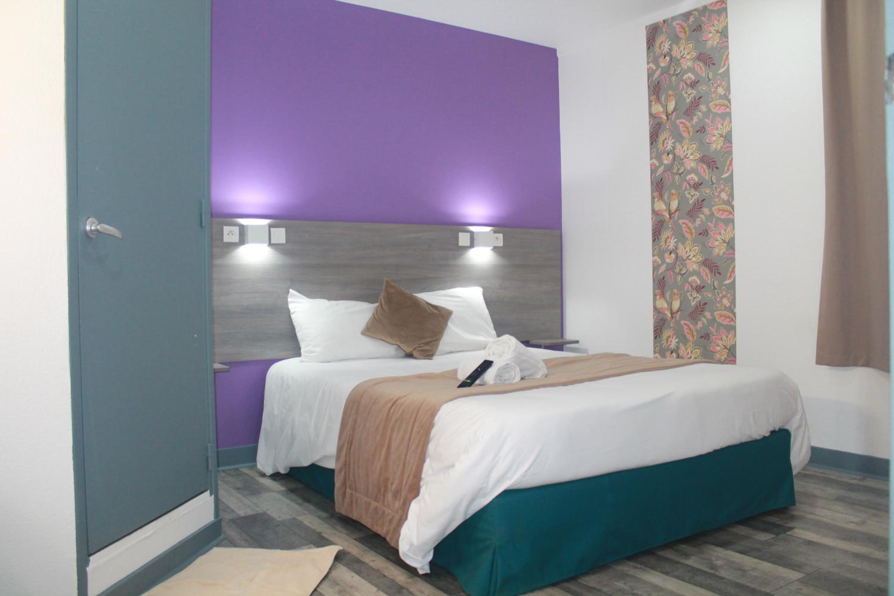 Double Room - Photo 13