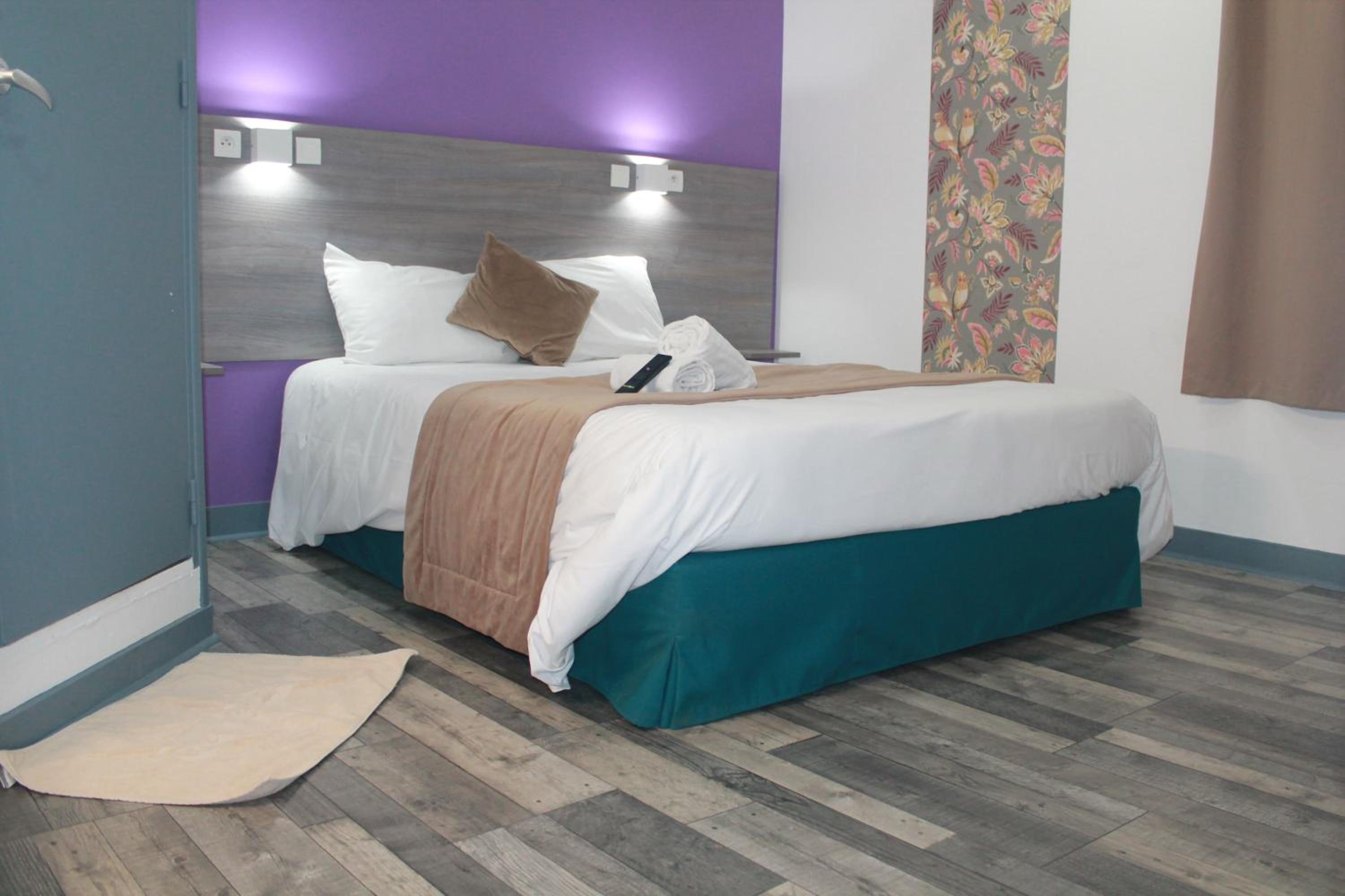 Double Room - Photo 6