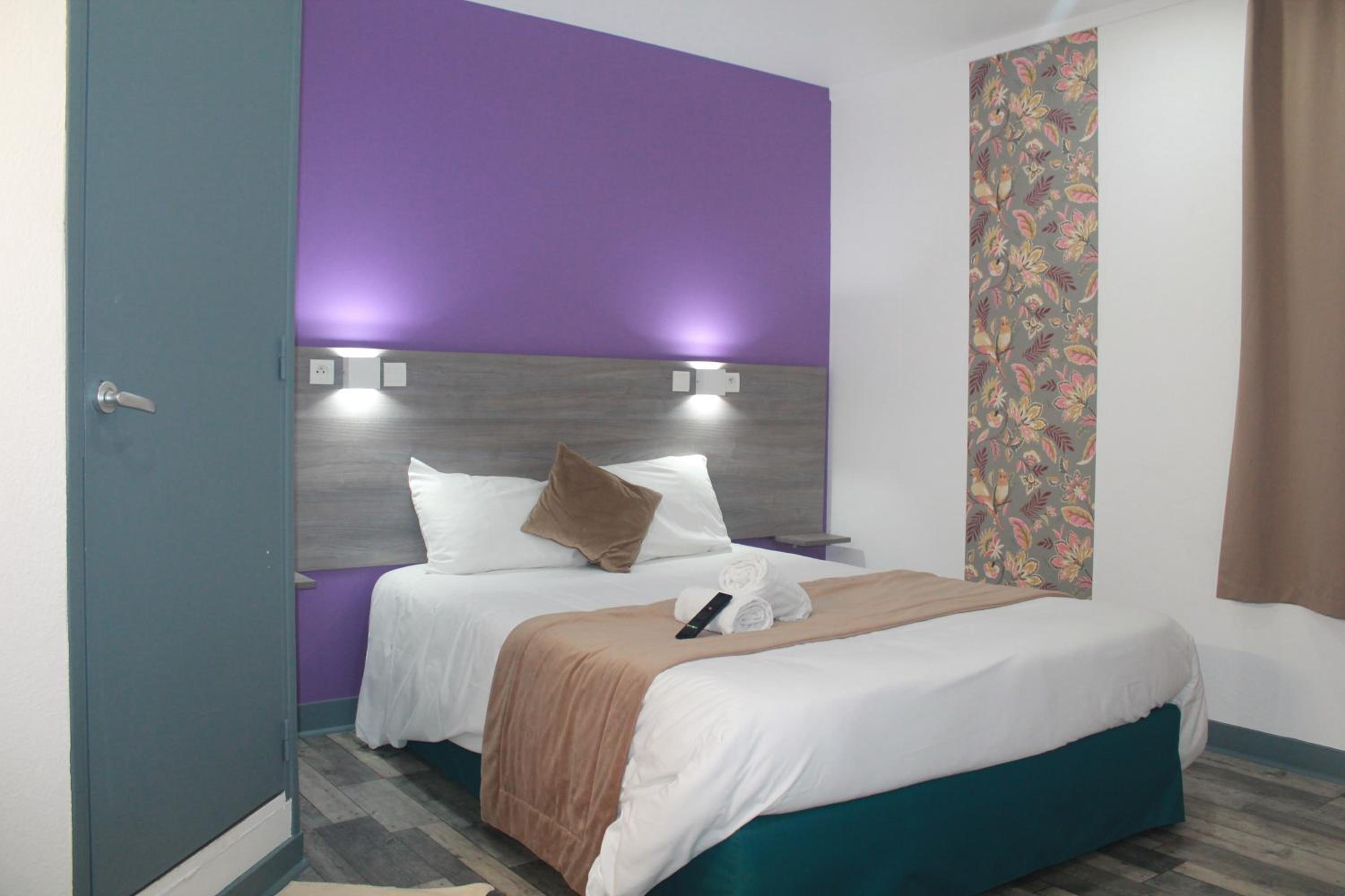 Double Room - Photo 7