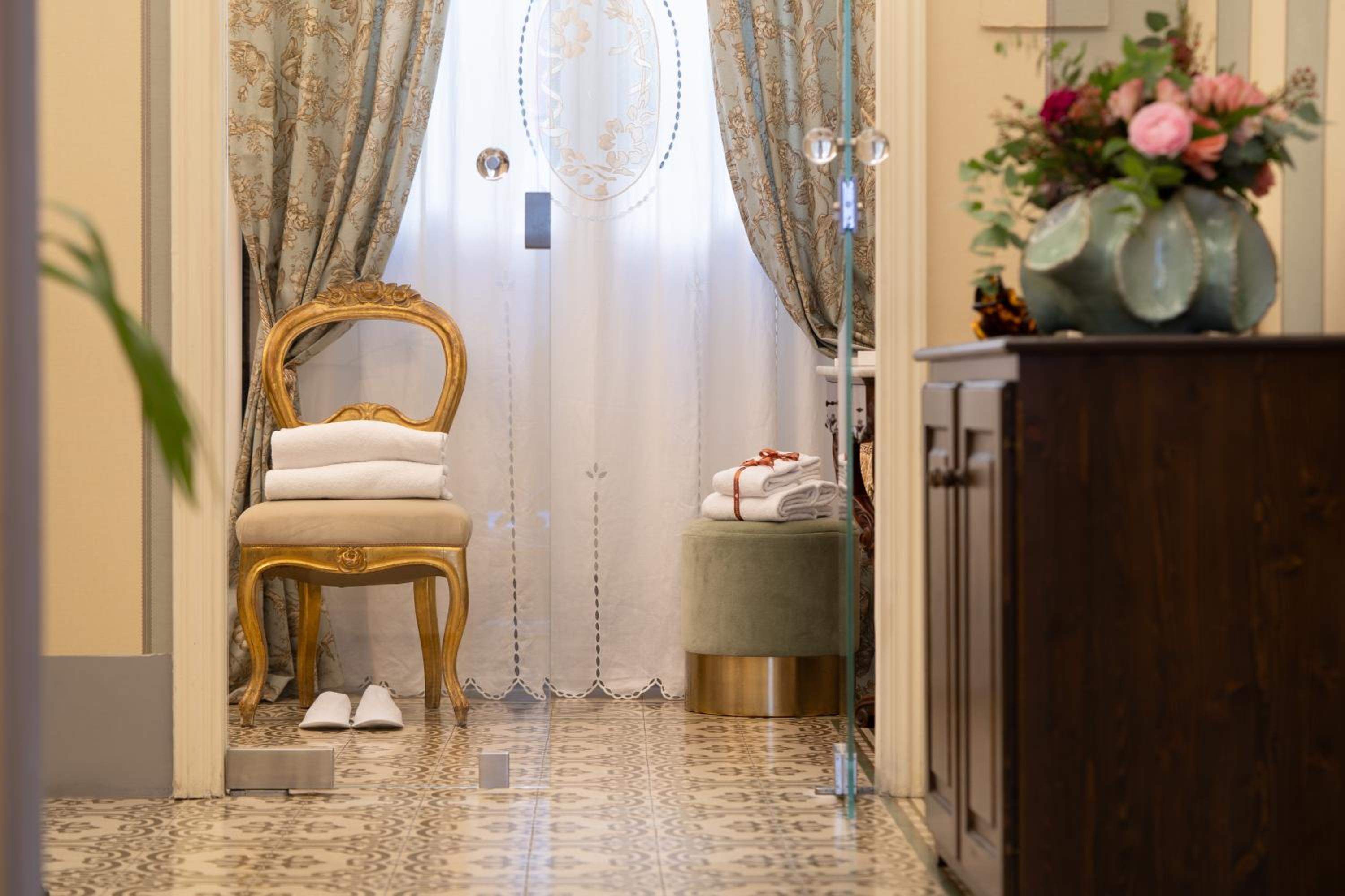 Royal Suite photo 3