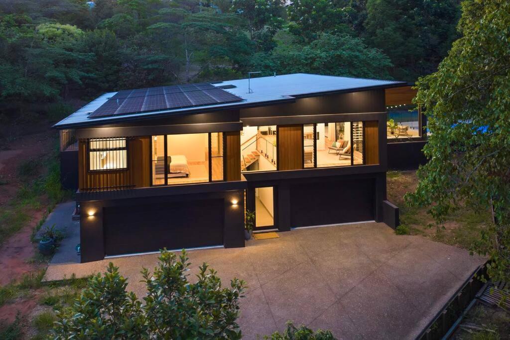 Villa photo 2