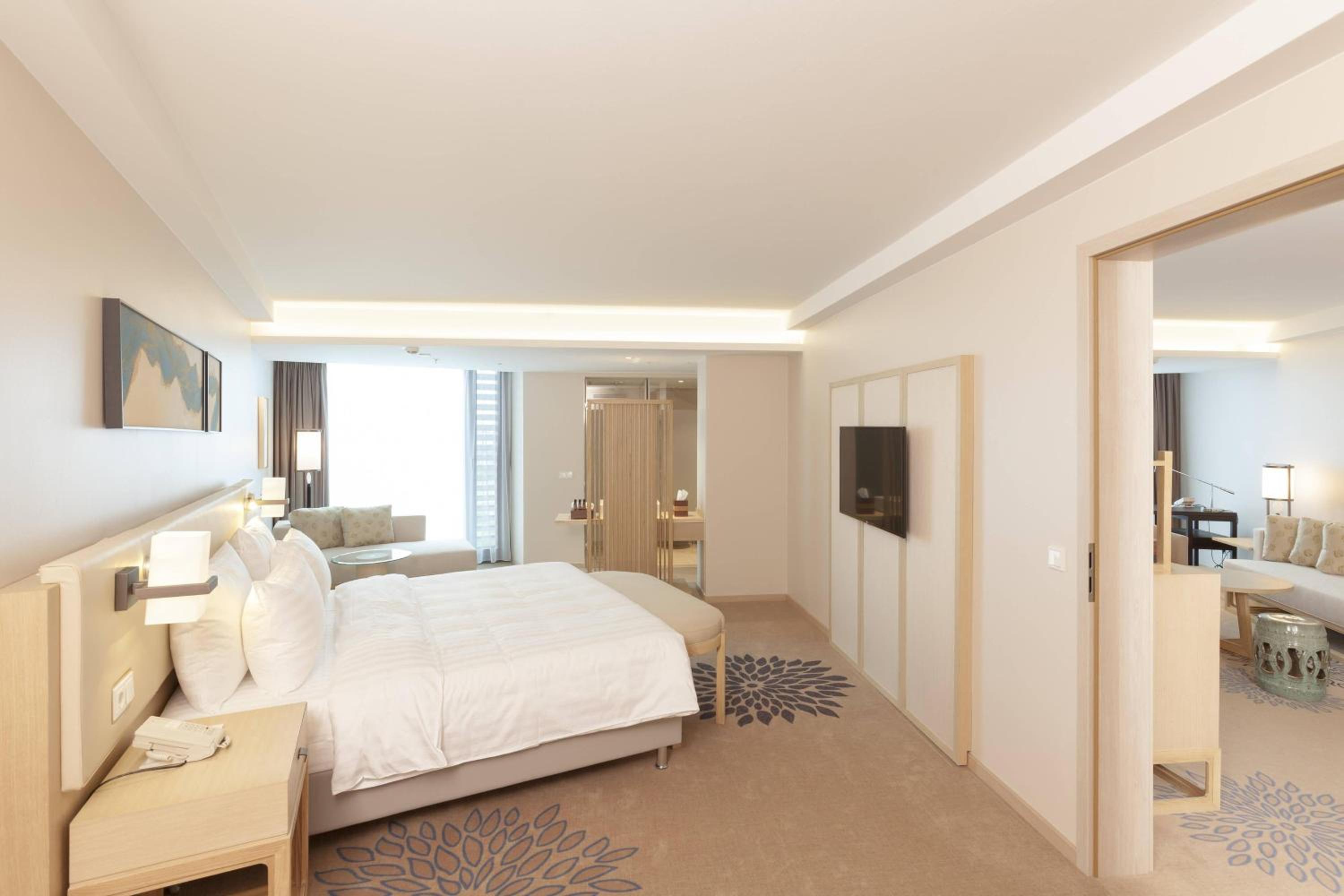 One Bedroom King Suite - Photo 4