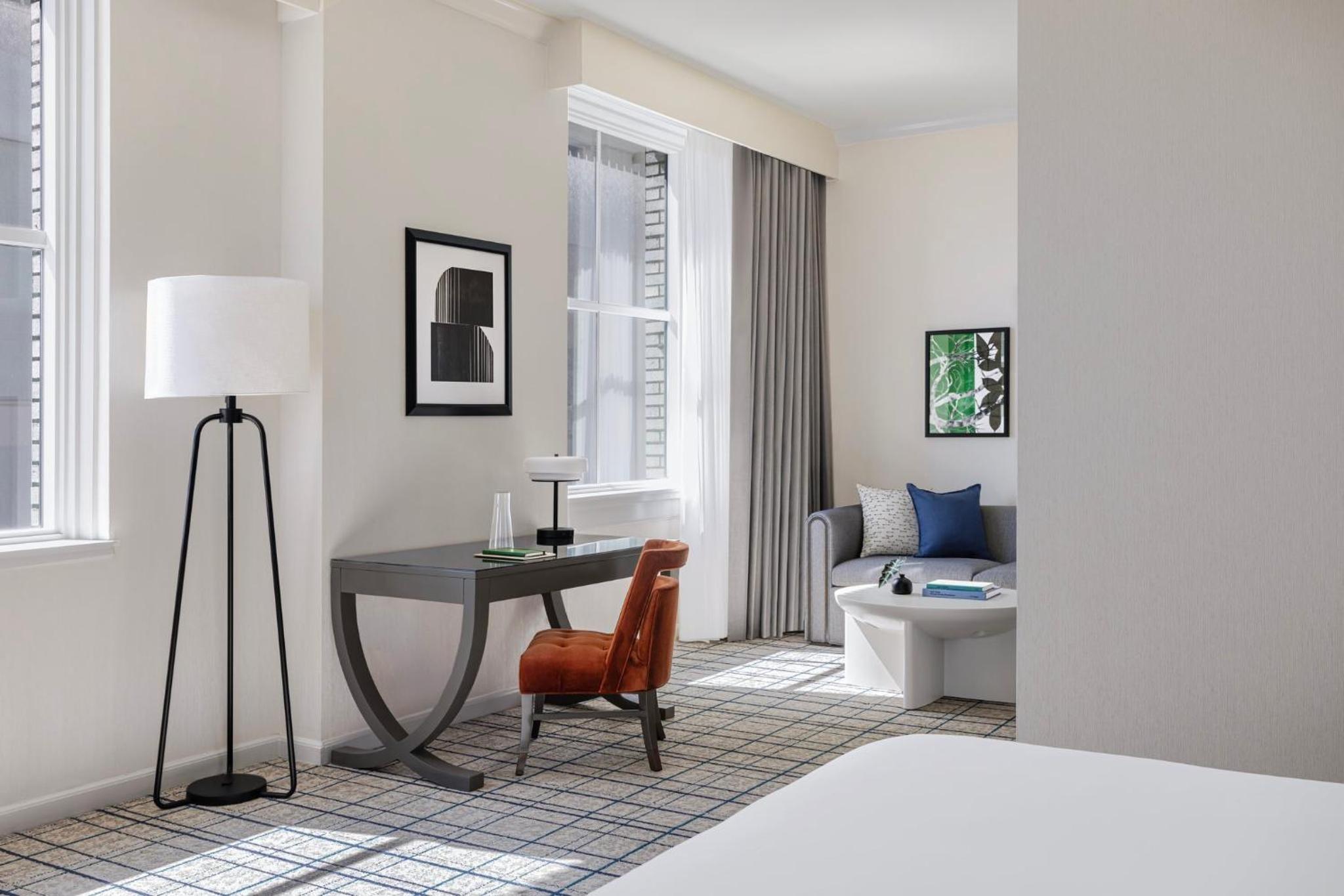 King Suite with Mountain View photo 1