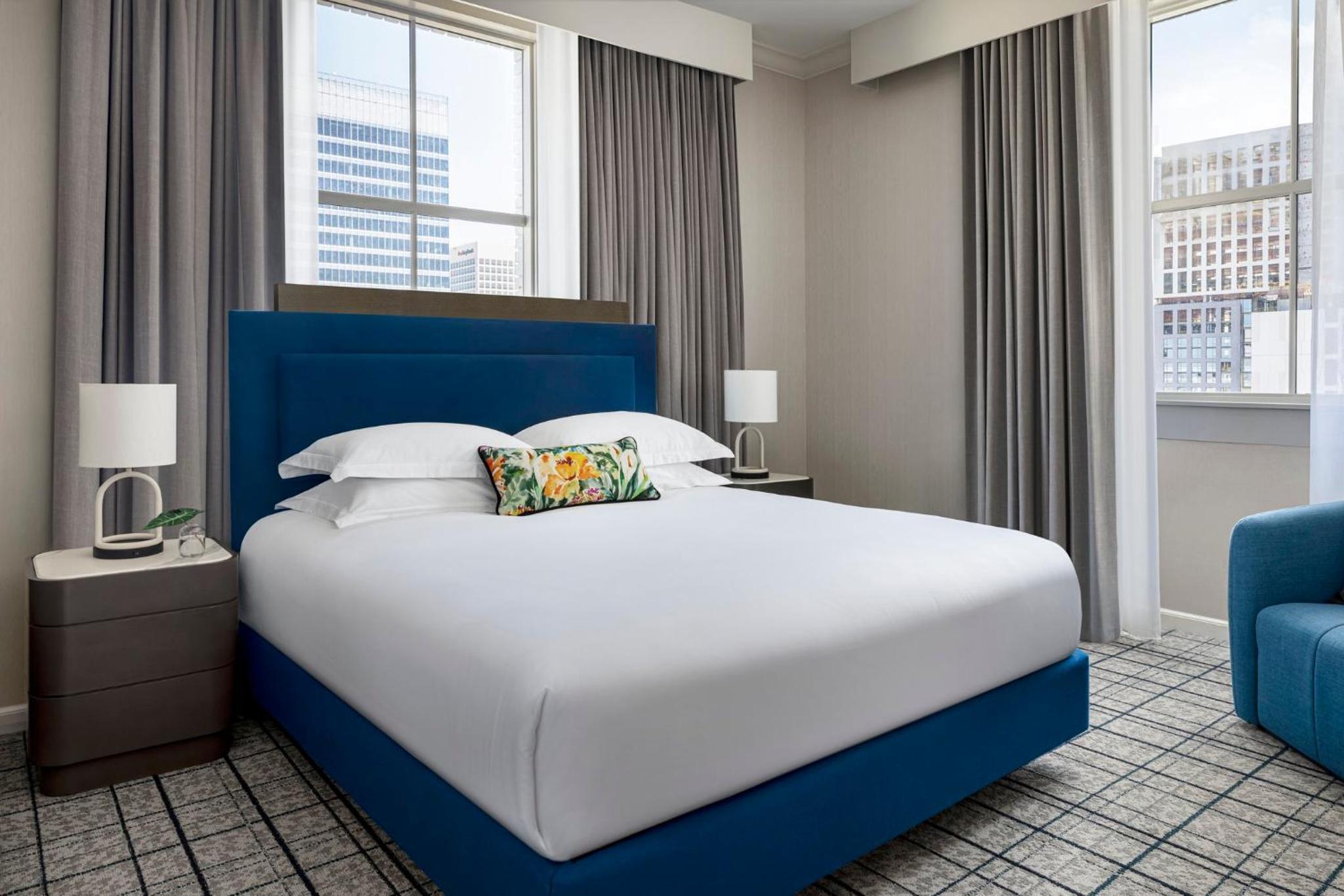 King Studio Suite - High Floor photo 2