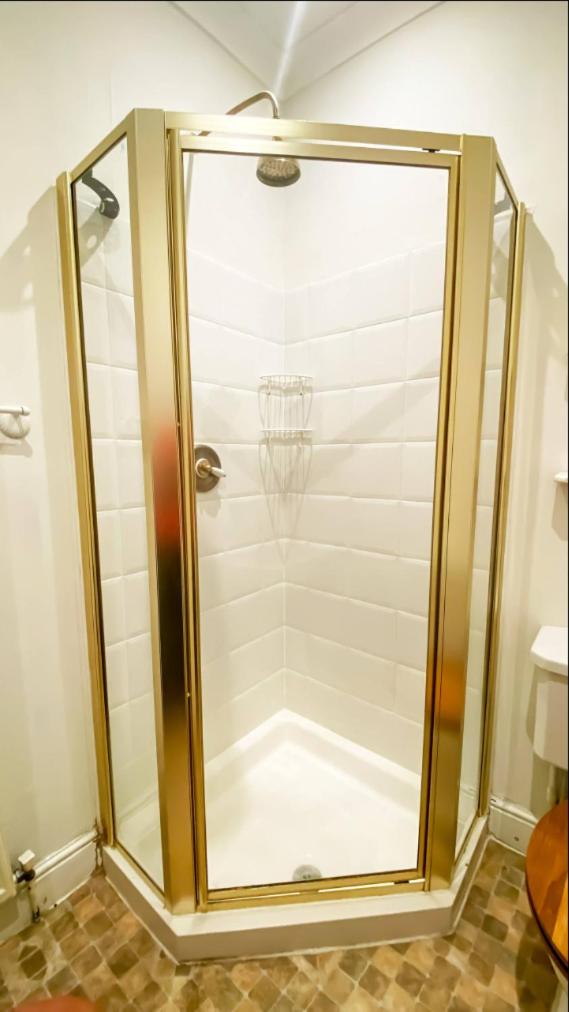Single Room With Private Bathroom photo 3