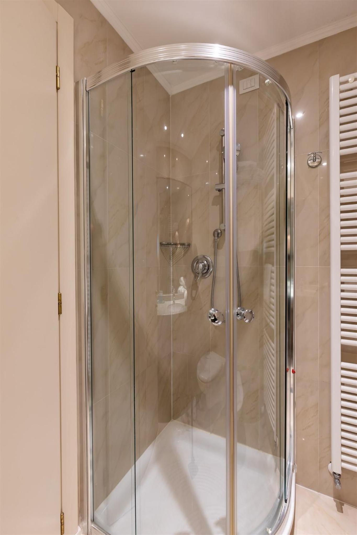 Deluxe Room - Photo 2