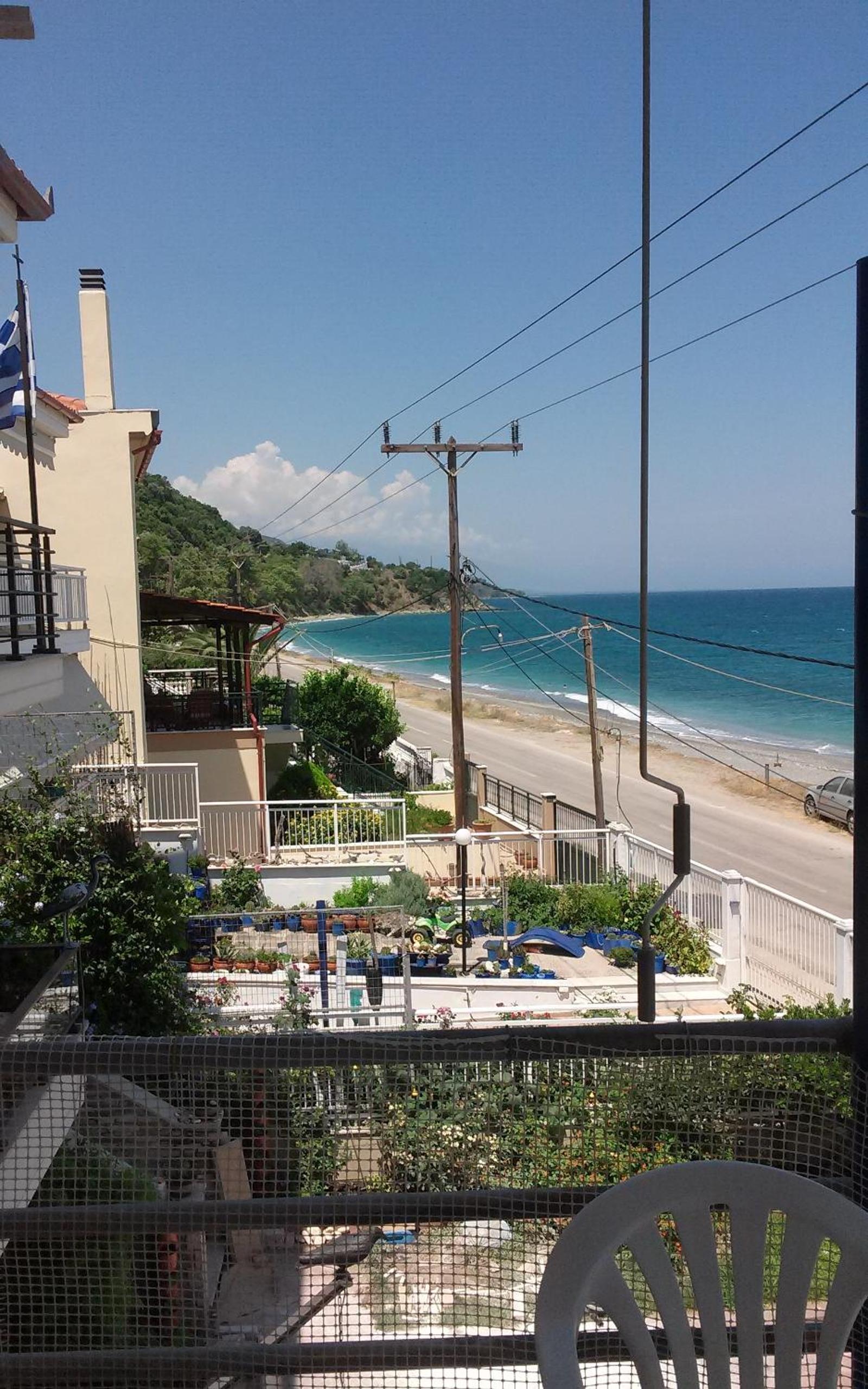Standard Triple Room with Sea View - Photo 9