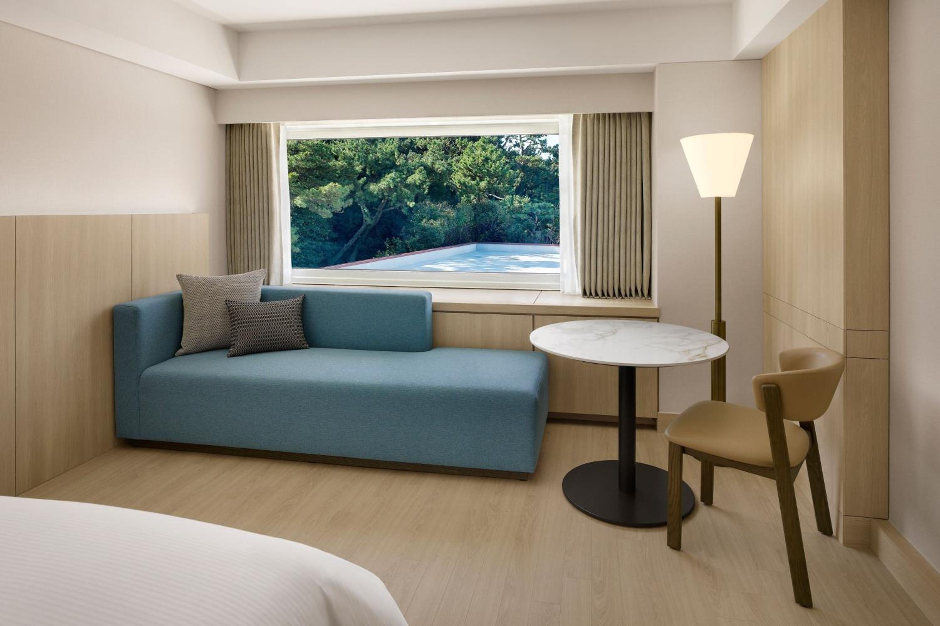 Deluxe Park Ondol, 1 King, Dongbaek Park view - Photo 3