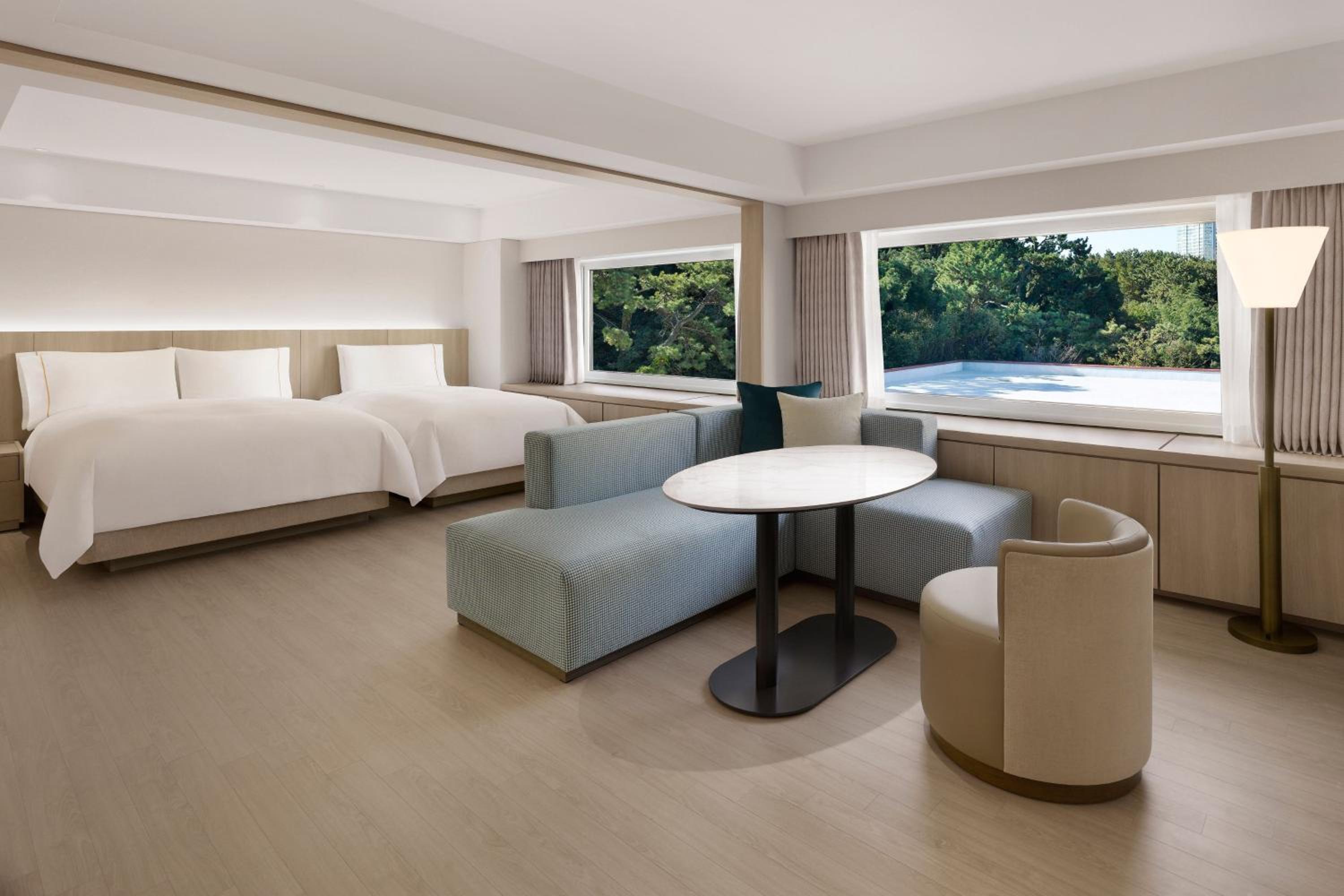 Deluxe Family Ondol Suite,  1 Bedroom Suite, 1 King and 1 Twin, Dongbaek Park view