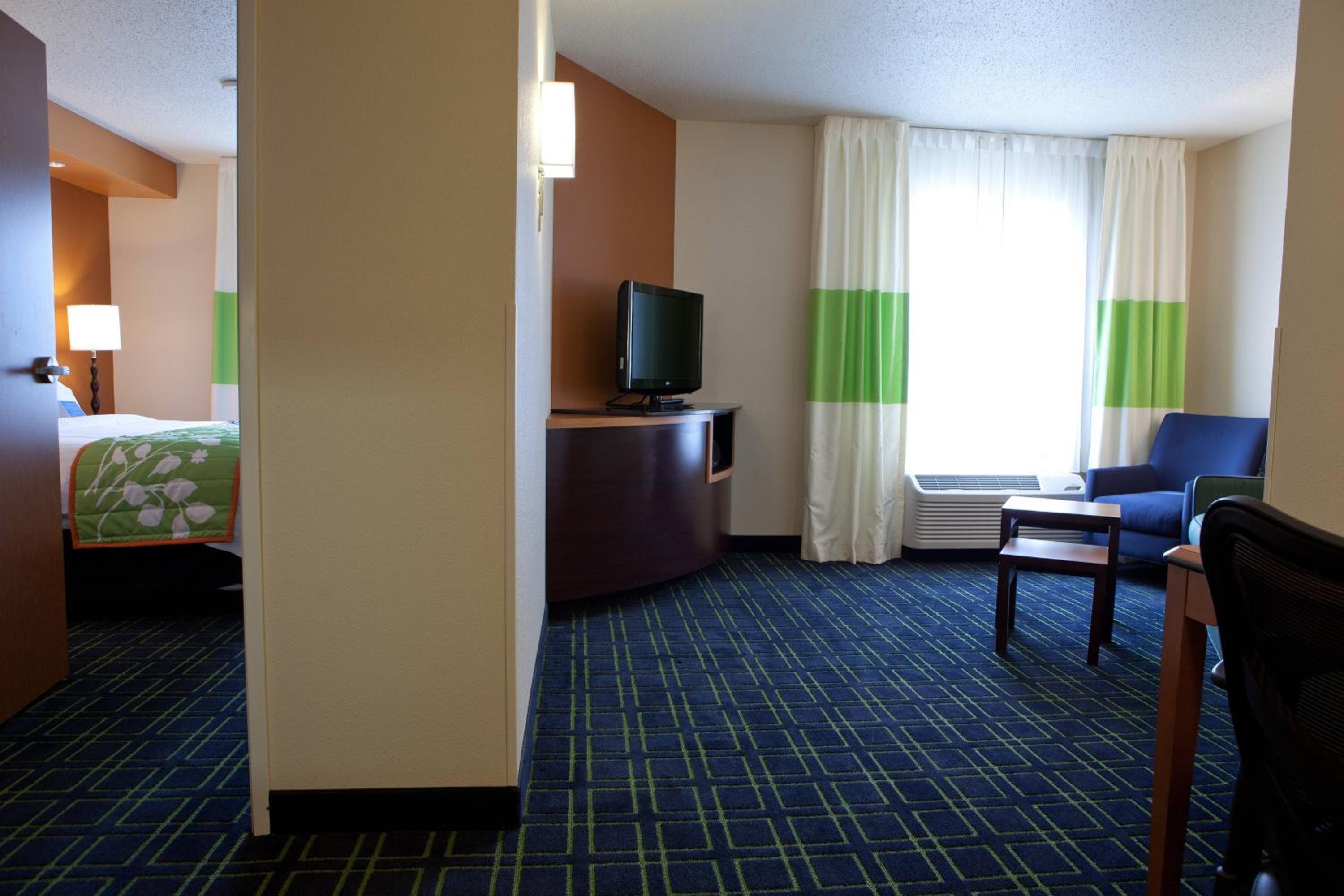 One-Bedroom King Suite with Sofa Bed  - Photo 1