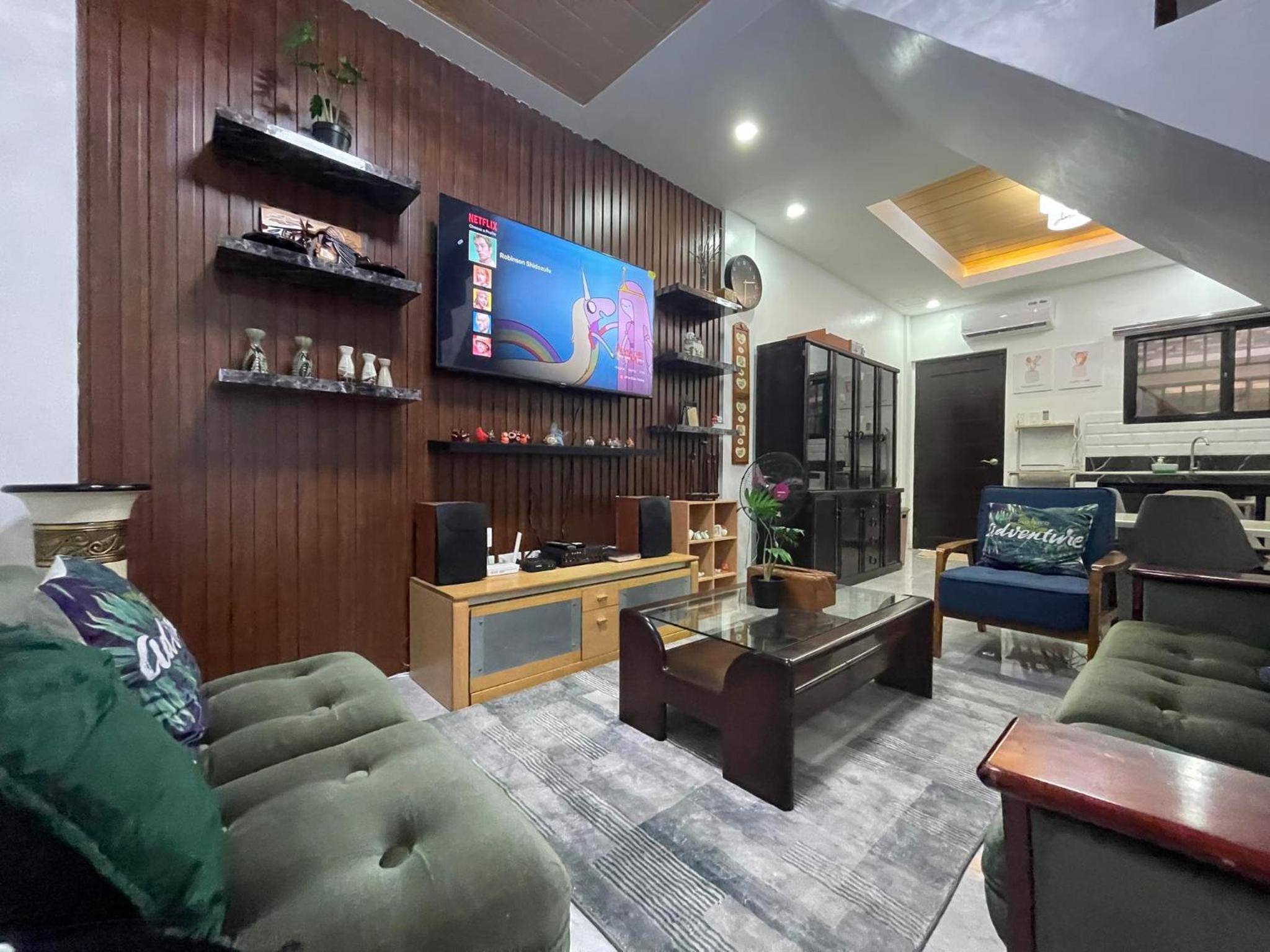 Three-Bedroom House photo 1