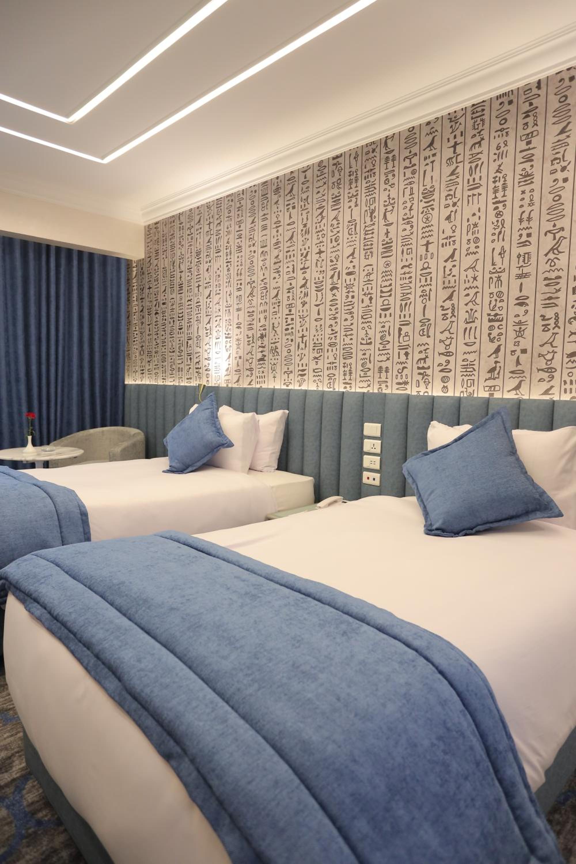 Deluxe Double Or Twin Room With Balcony thumbnail 6