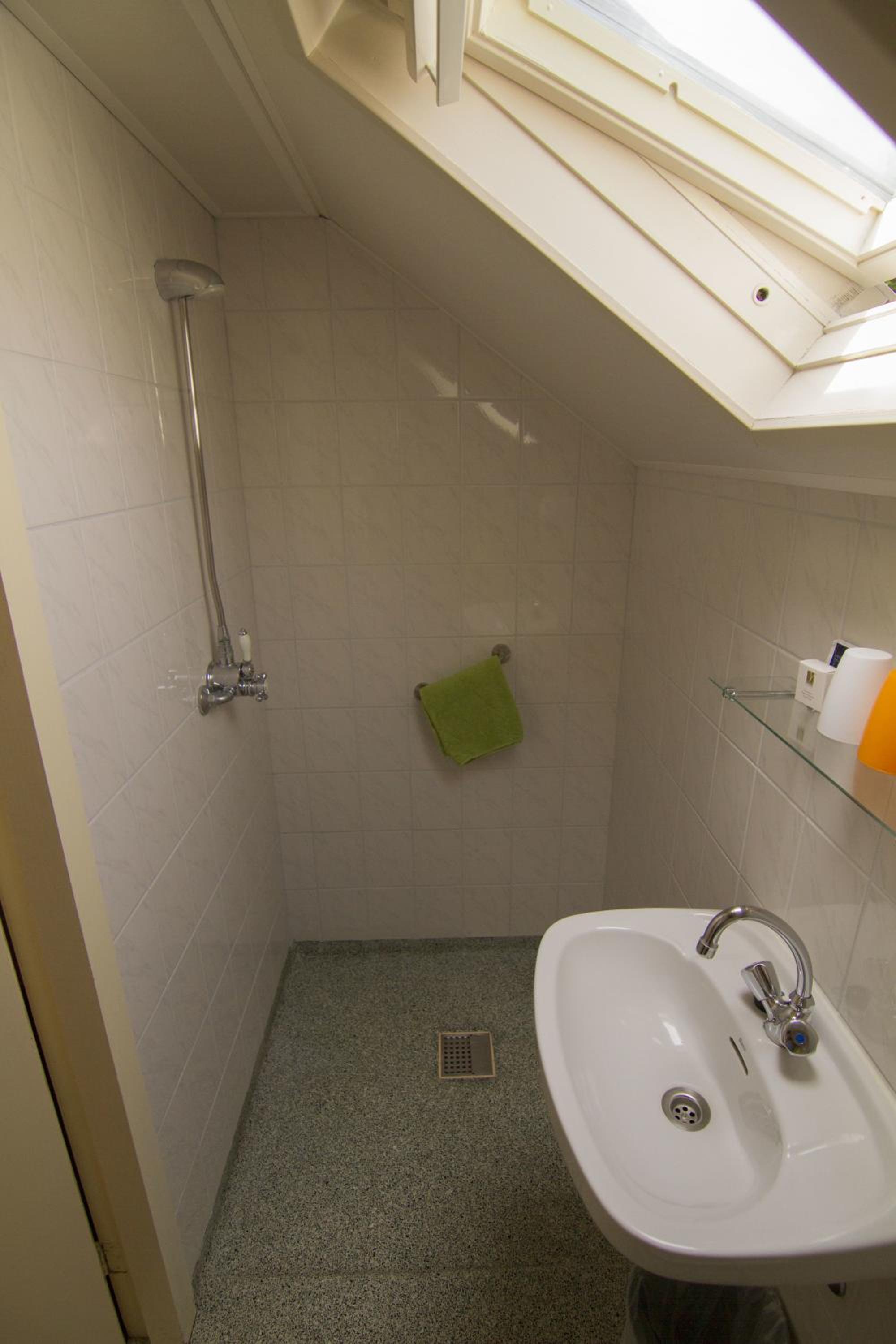 Small Double Room In Attic Backside  photo 3
