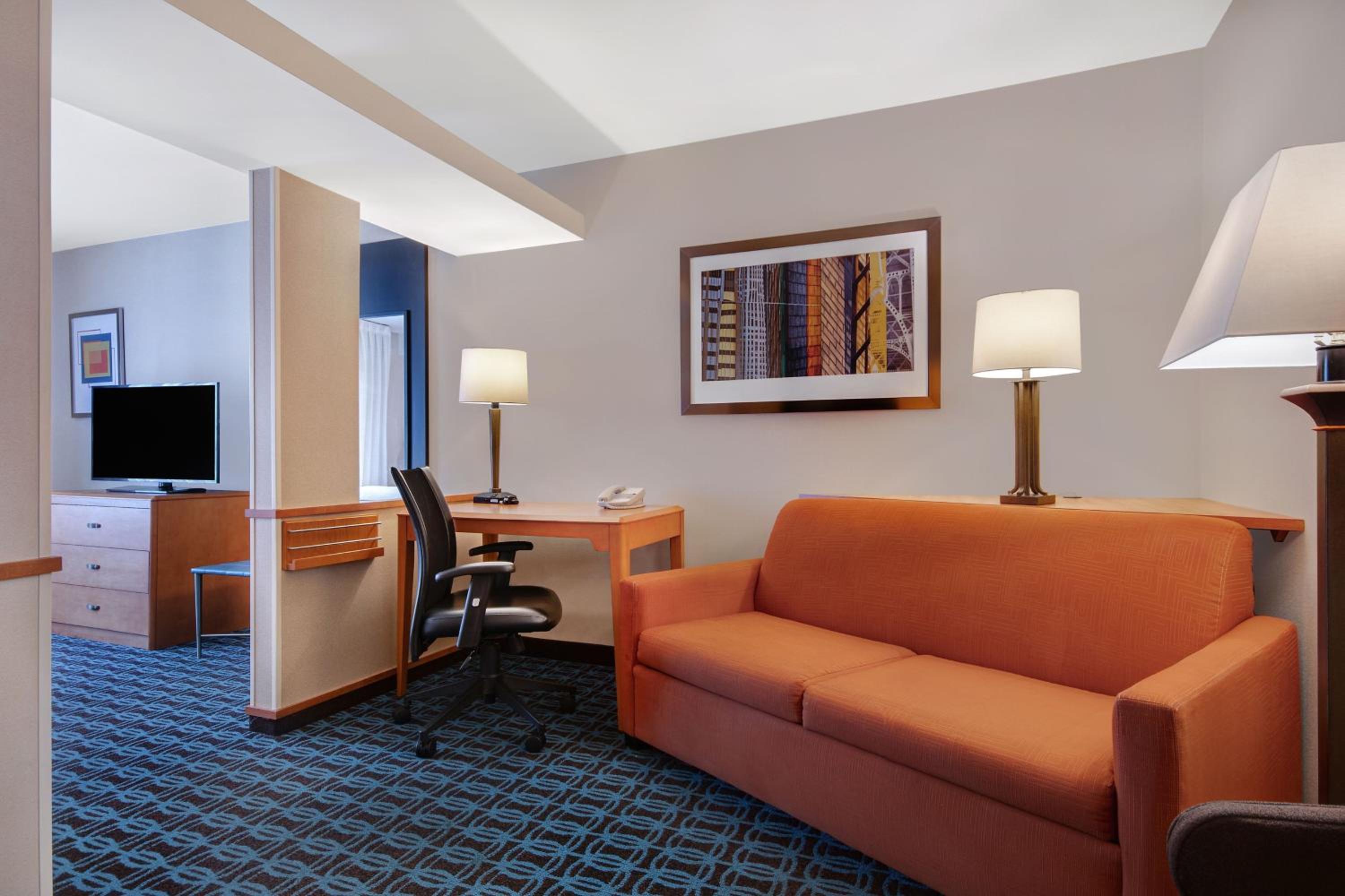 Queen Studio with Two Queen Beds, Sofa Bed and Tub - Mobility and Hearing Accessible - Photo 2