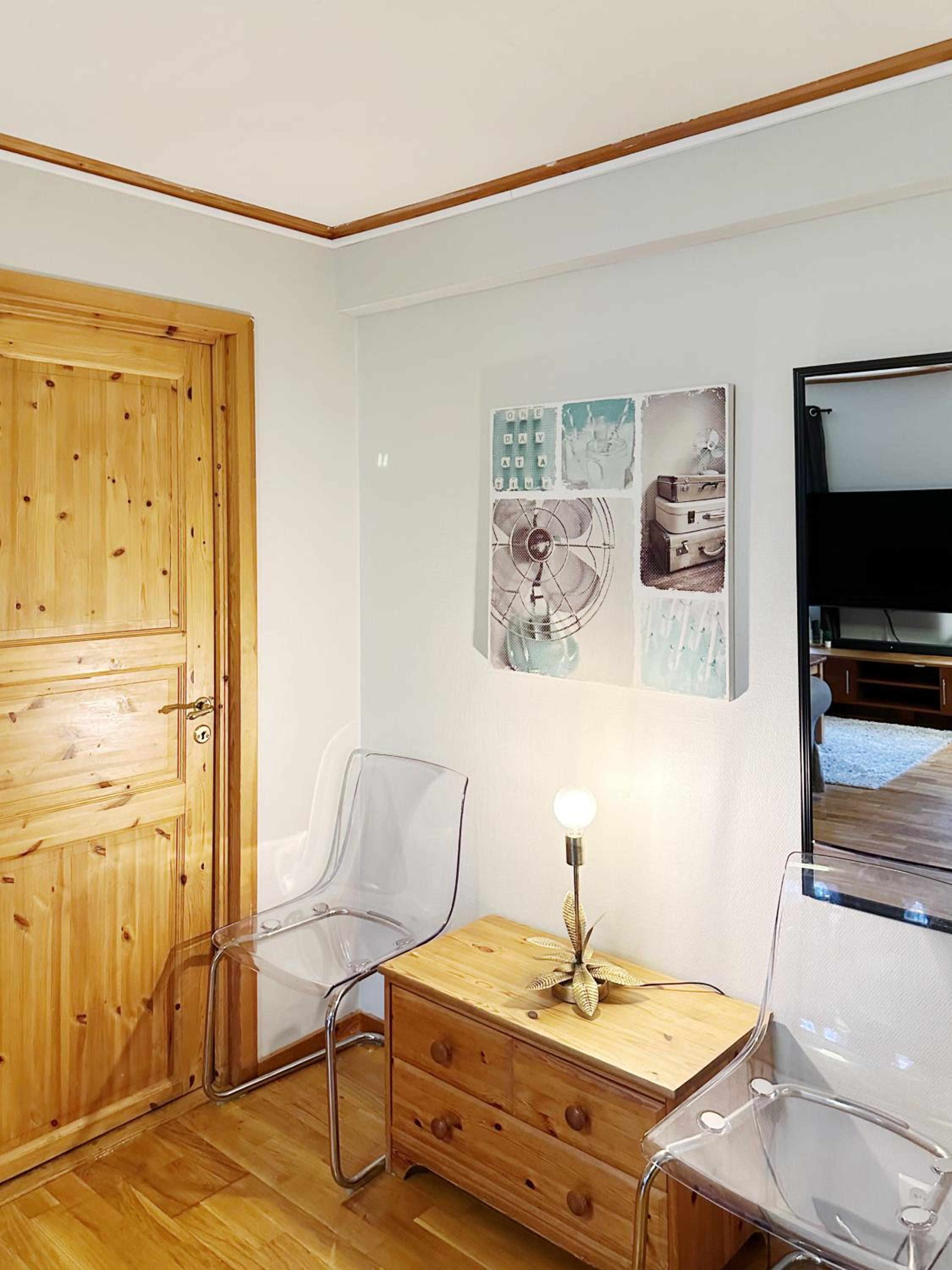 Three-bedroom House - Pets Allowed - Photo 36