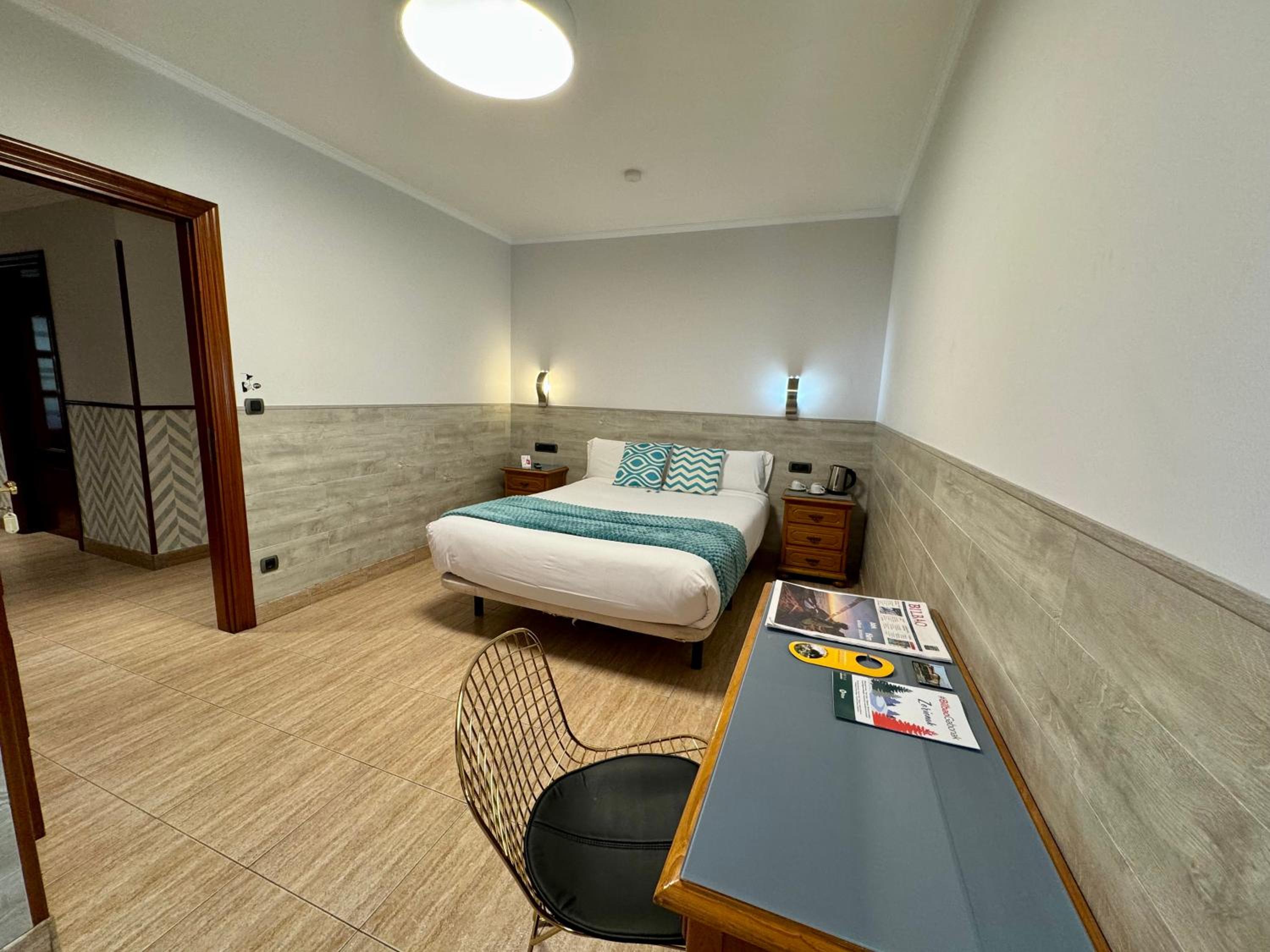 Double or Twin Room with View - Photo 1