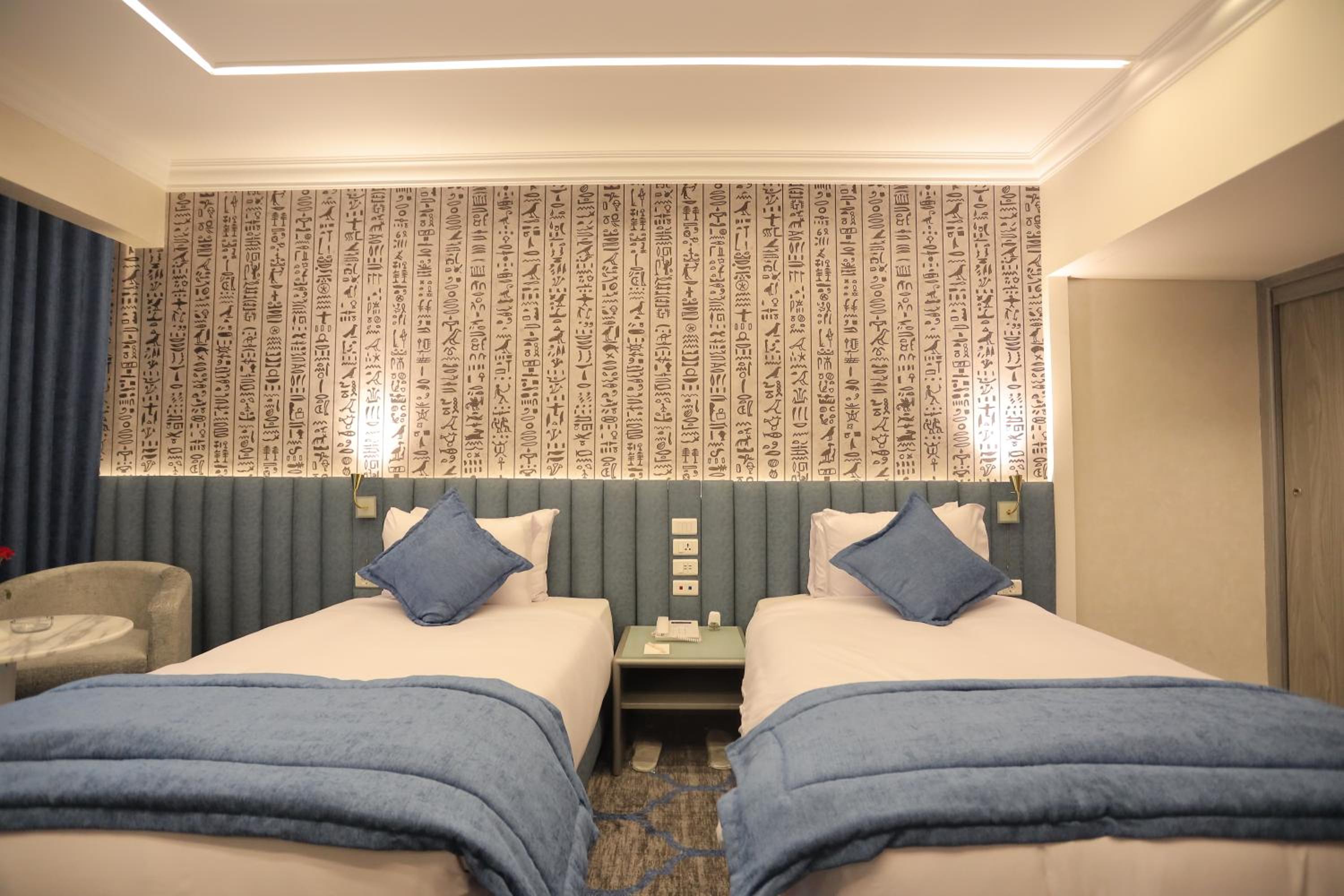 Deluxe Double Or Twin Room With Balcony thumbnail 6