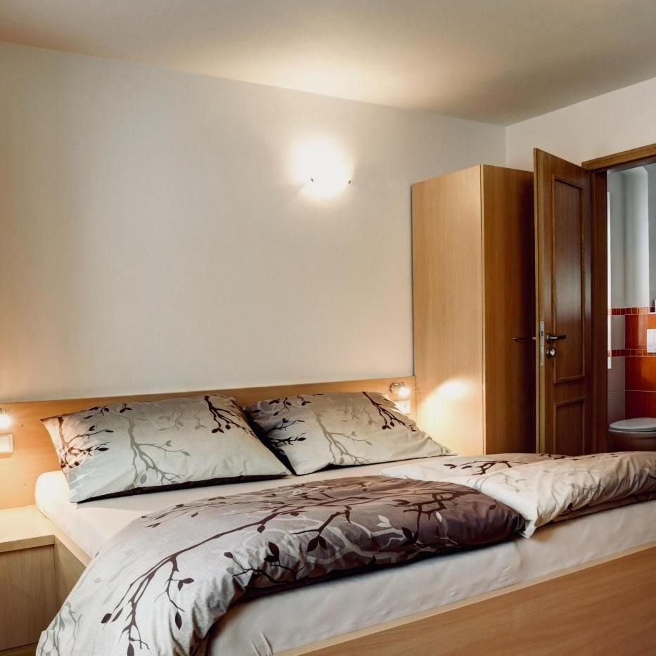 Quadruple Room with Private Bathroom photo 3