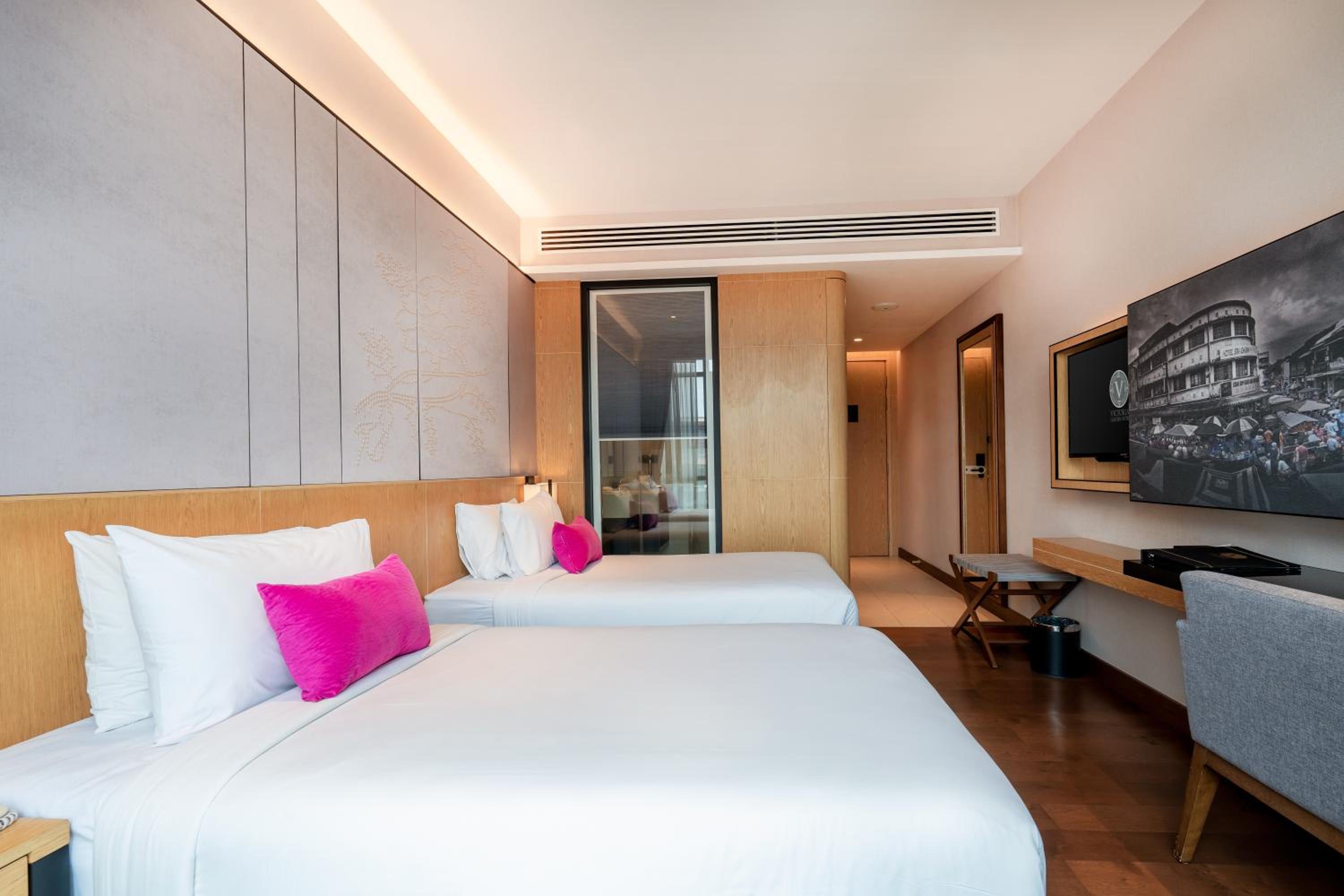 Premier Twin Room photo 2