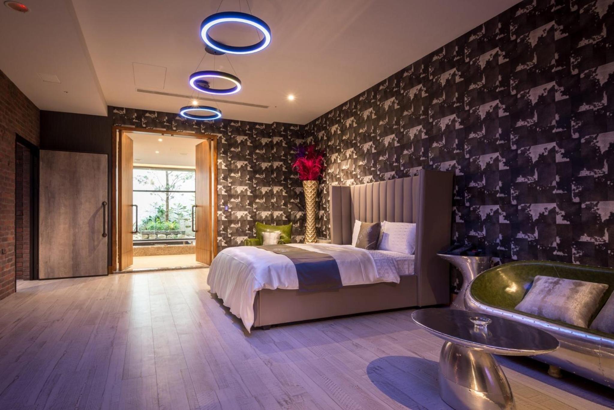 Presidential Suite with KTV
