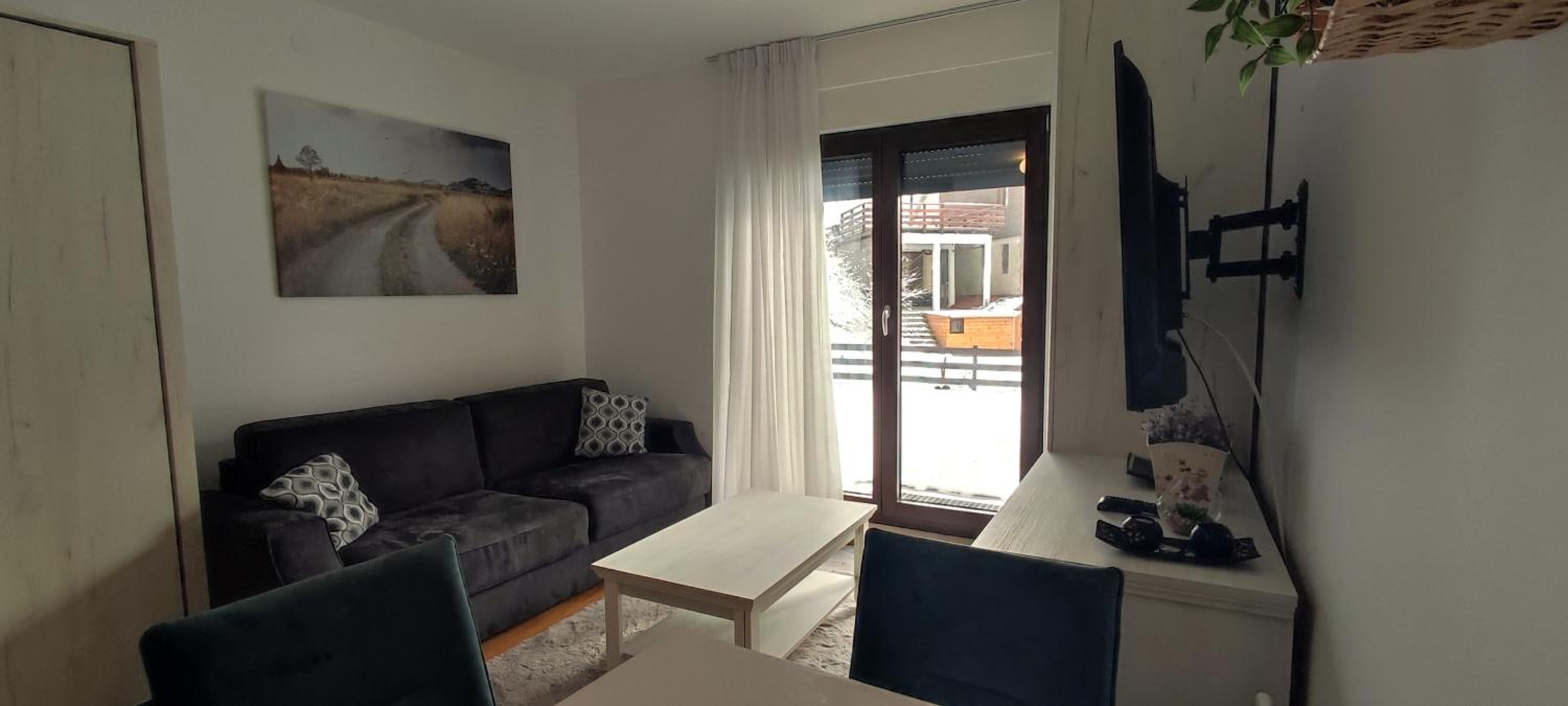 Studio Apartment photo 2