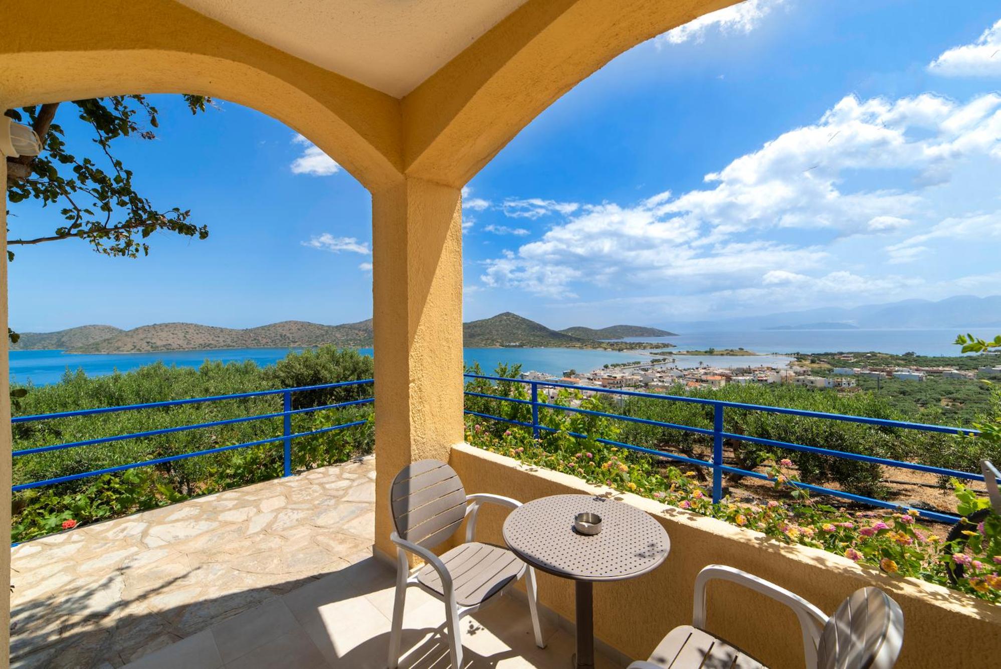 Superior Studio with Panoramic Sea View photo 3