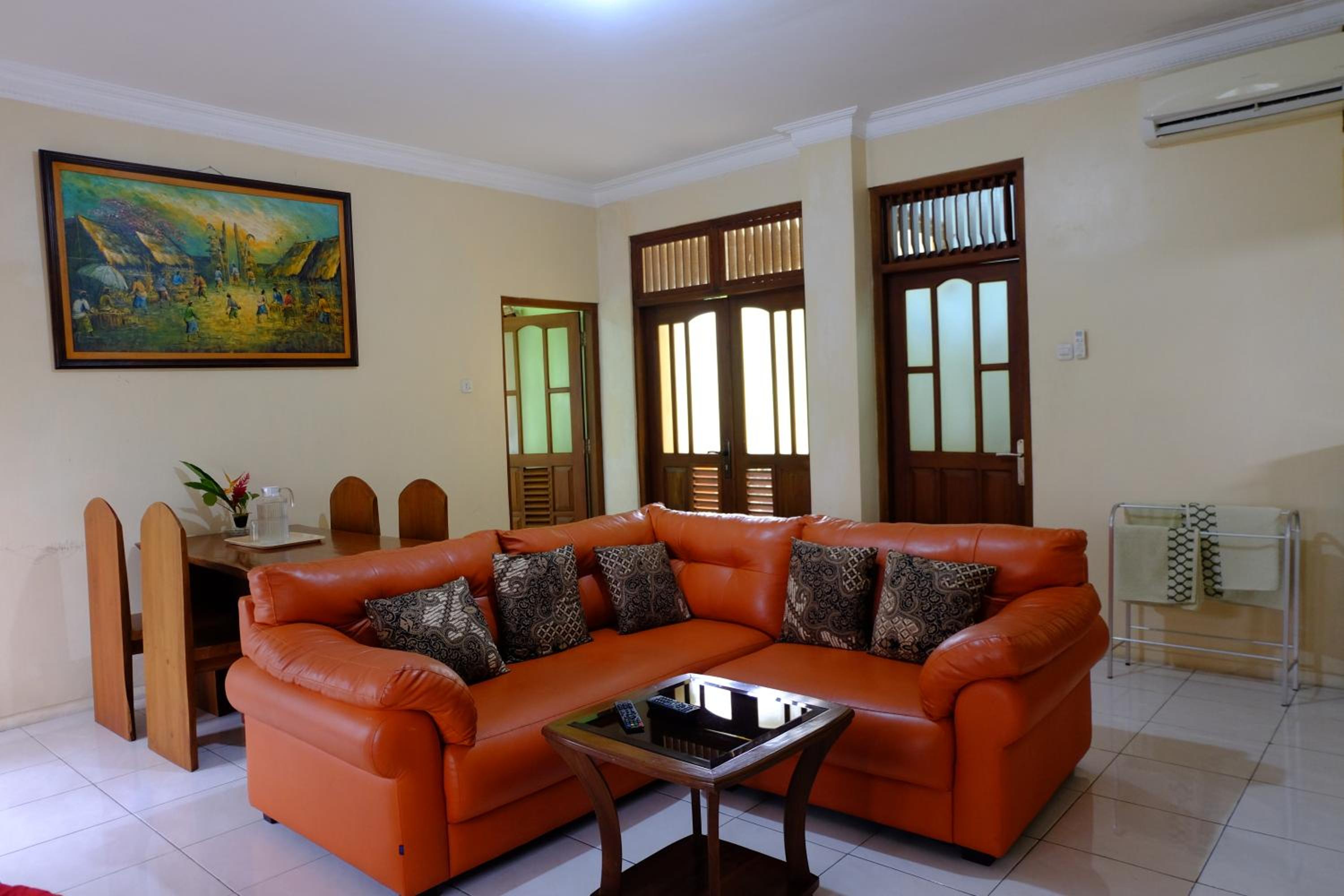 Family Room - Photo 14