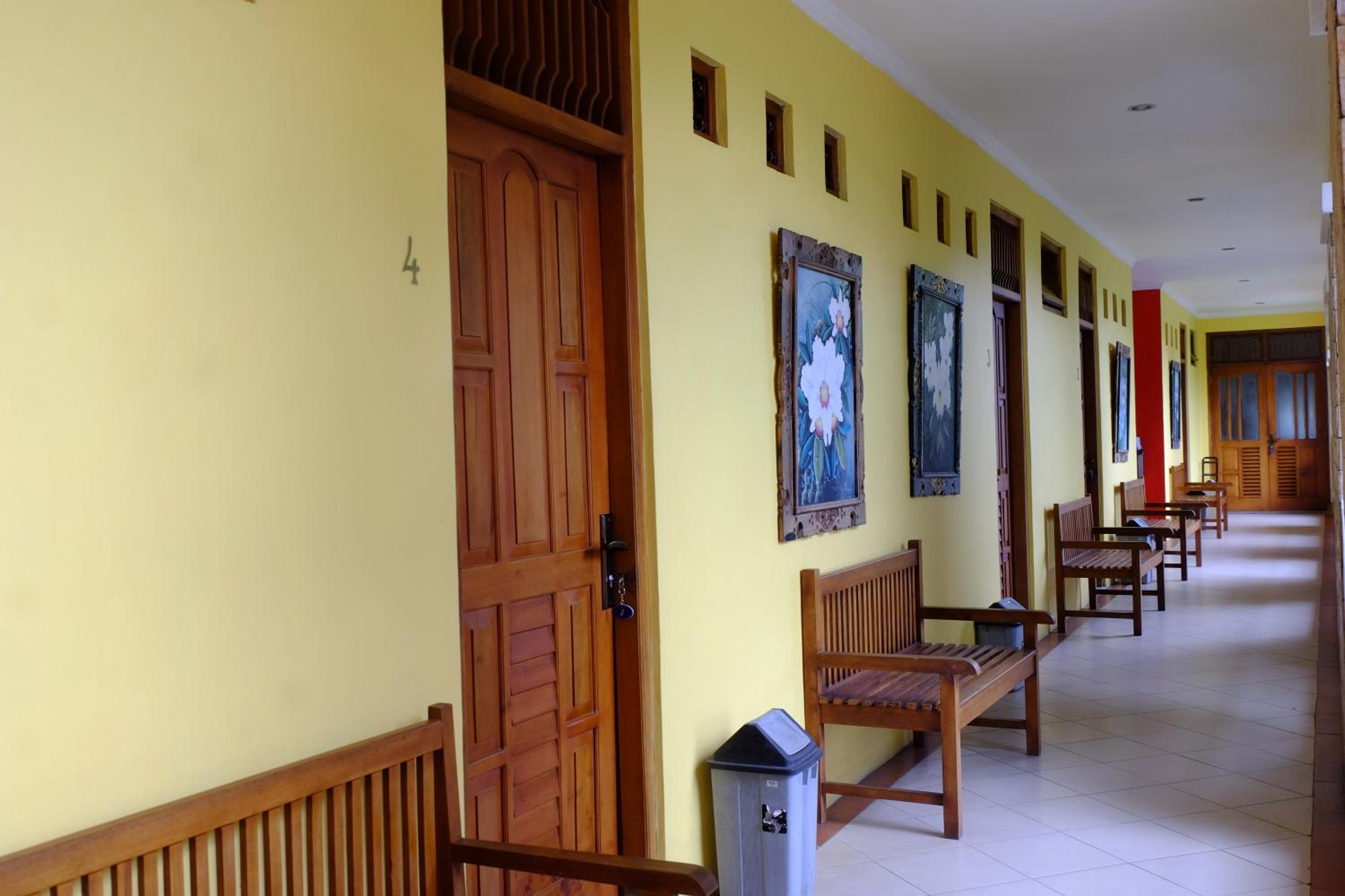 Family Room - Photo 8