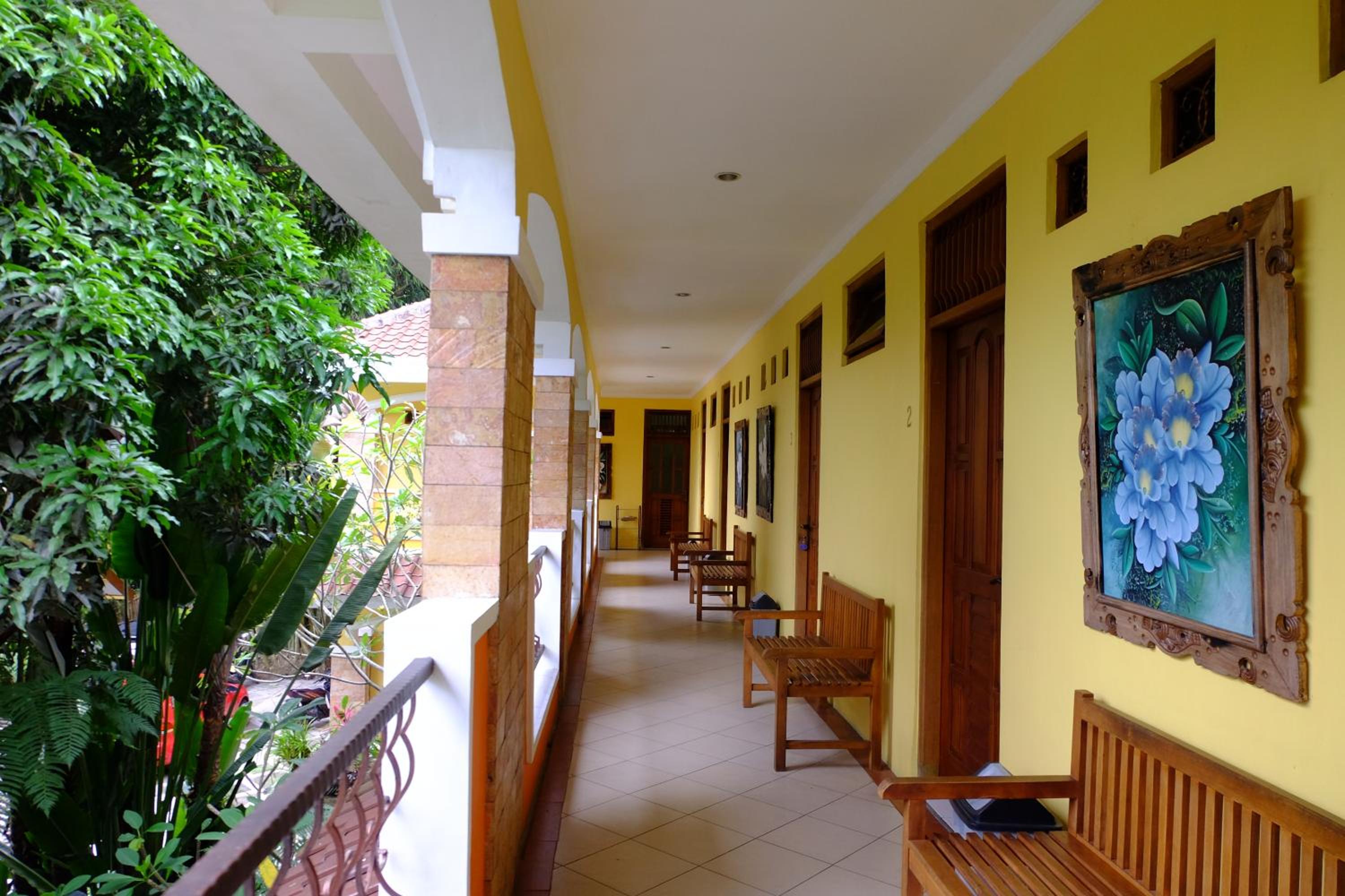 Family Room - Photo 6