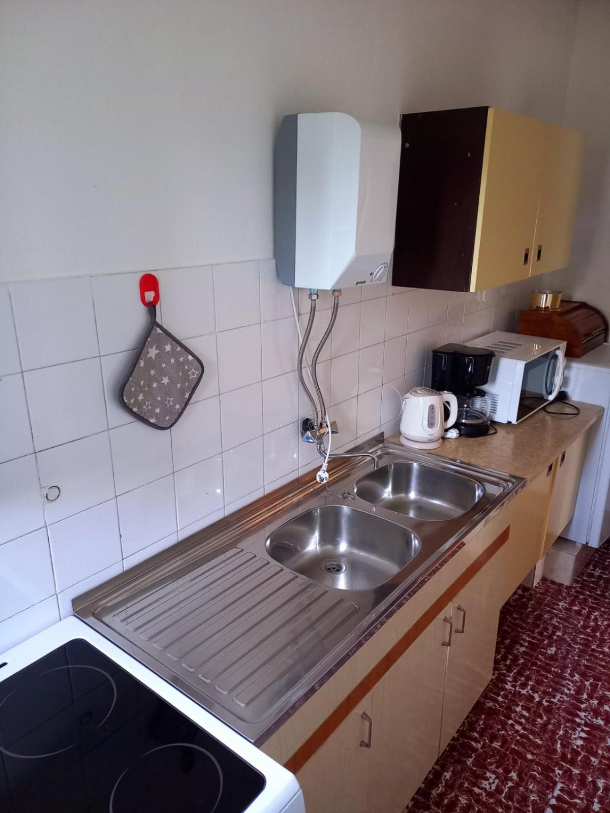 Two-Bedroom Apartment - Photo 21