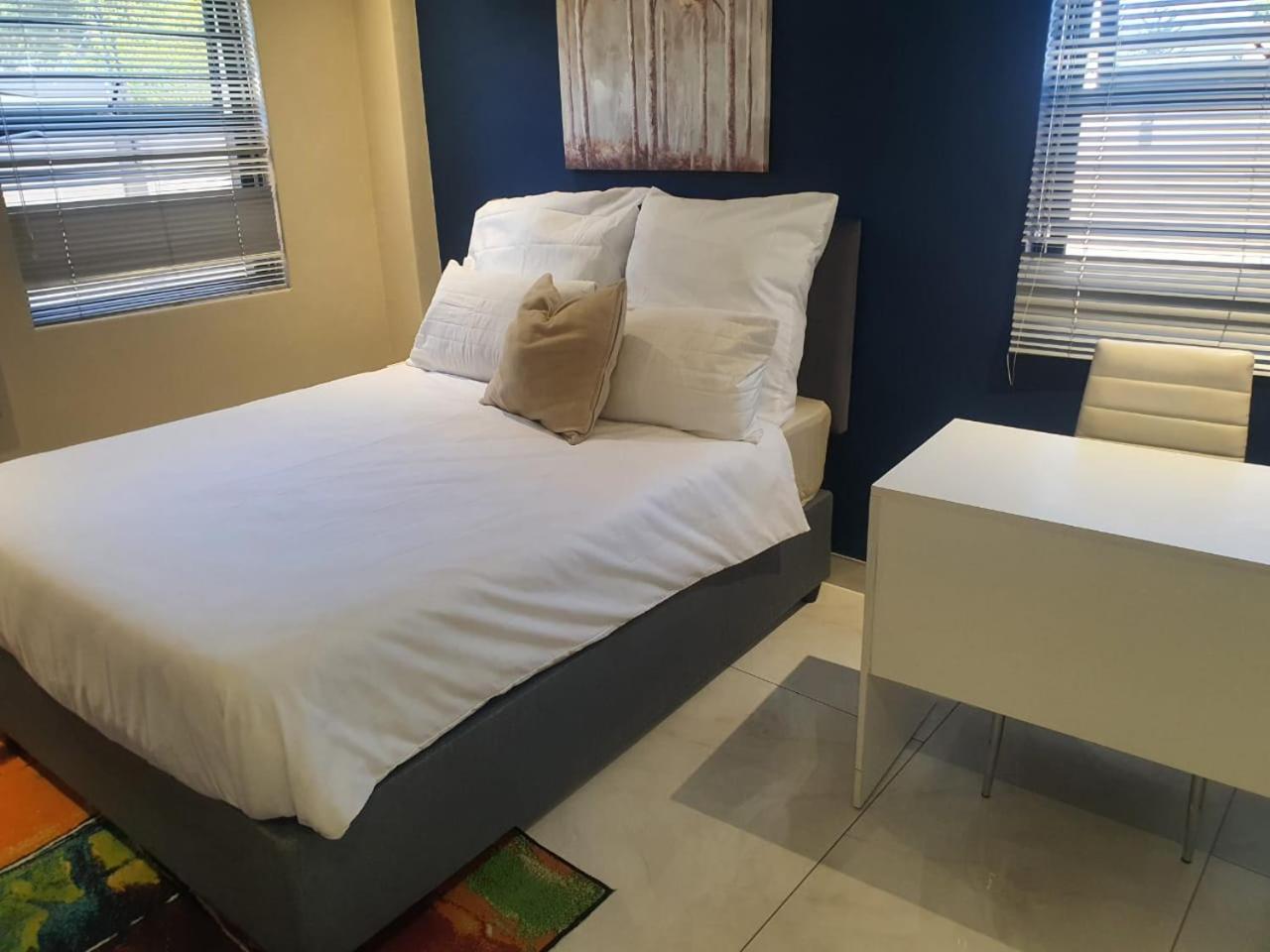 Double Room - Photo 2