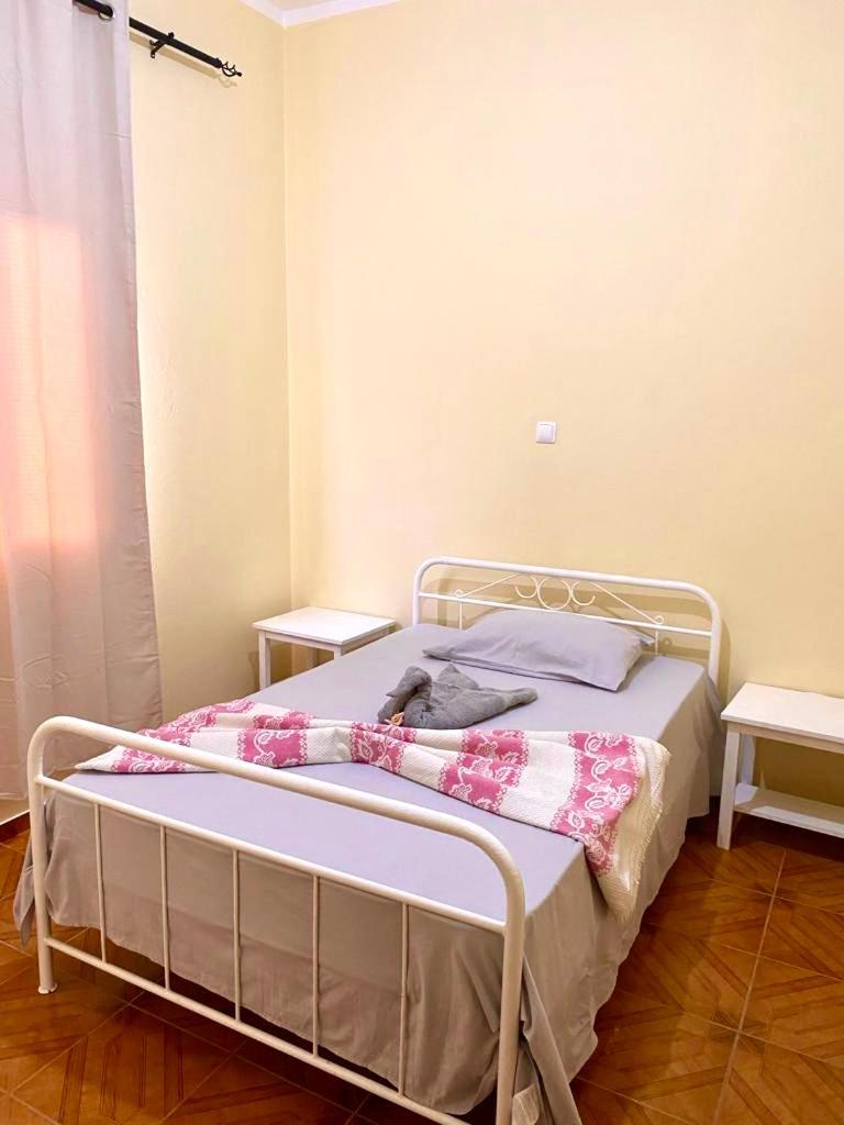Standard Double Room with Shared Bathroom photo 1
