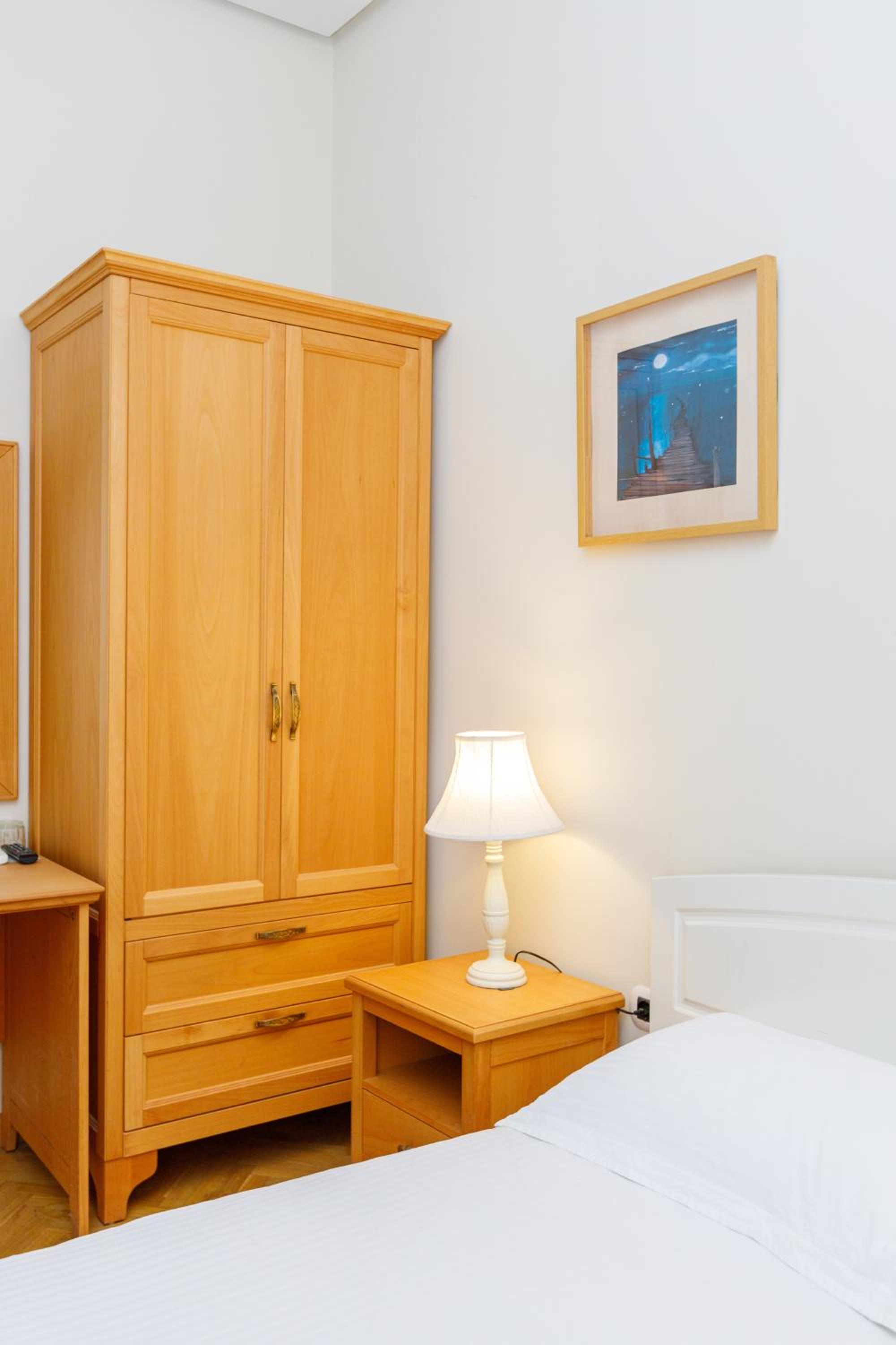 Comfort Triple Room